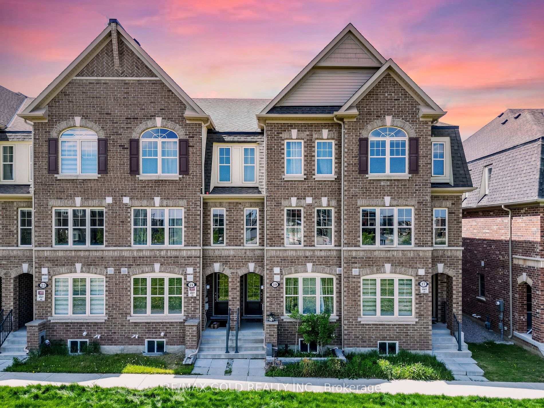 Photo 1 of 19 Sudeley Lane, Brampton, Northwest Brampton — HOMEH