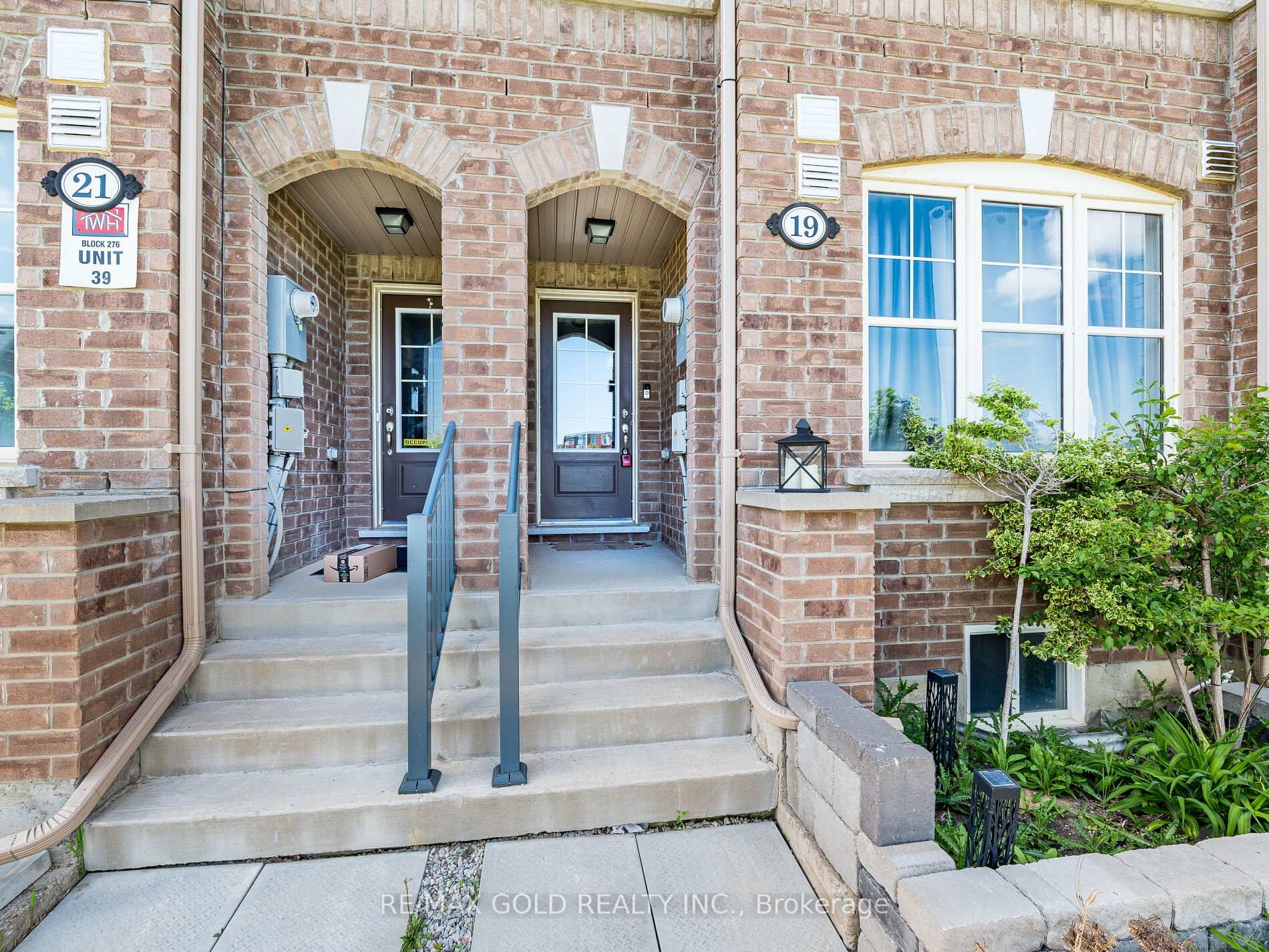 Photo 2 of 19 Sudeley Lane, Brampton, Northwest Brampton — HOMEH
