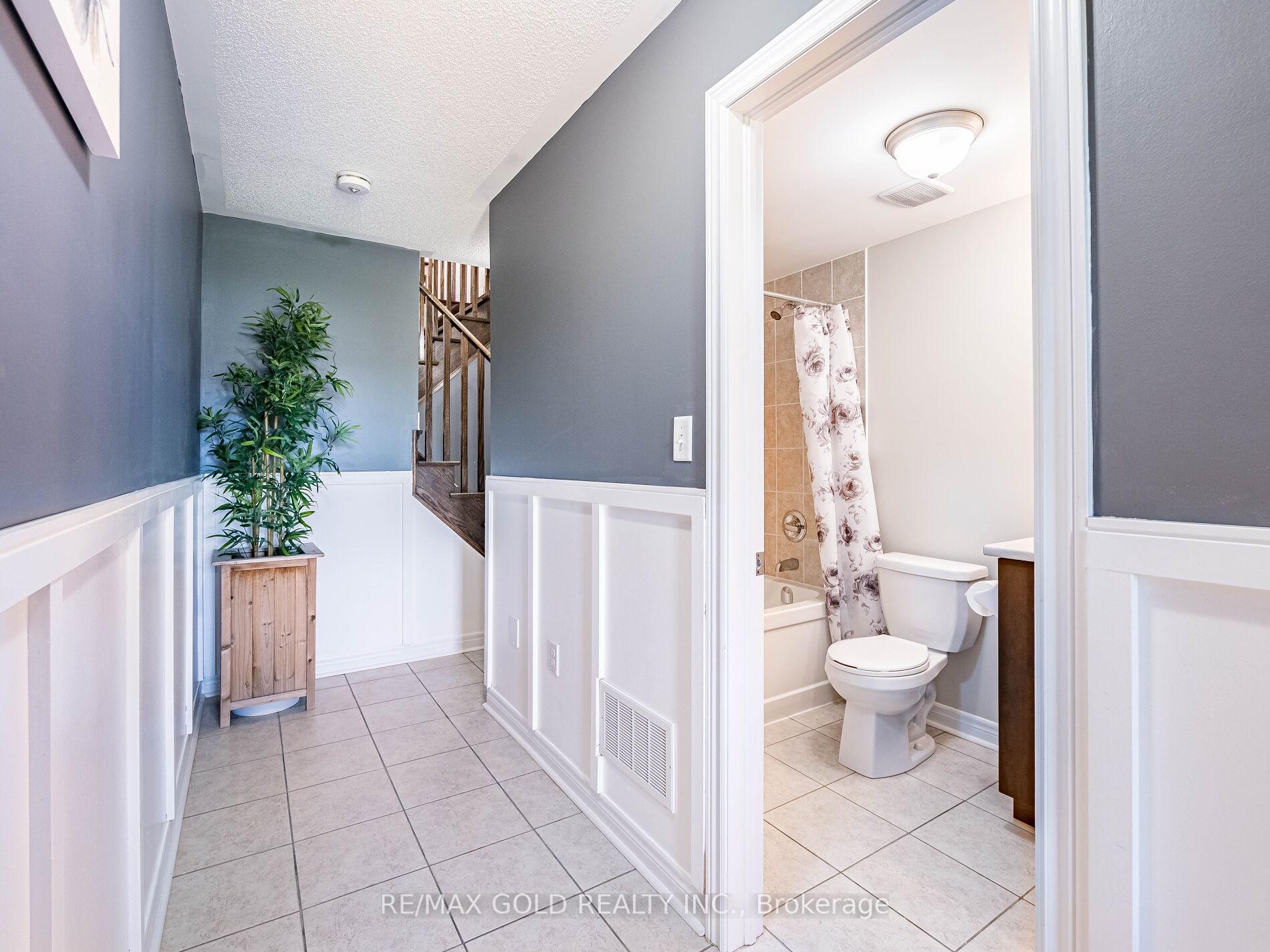 Photo 3 of 19 Sudeley Lane, Brampton, Northwest Brampton — HOMEH