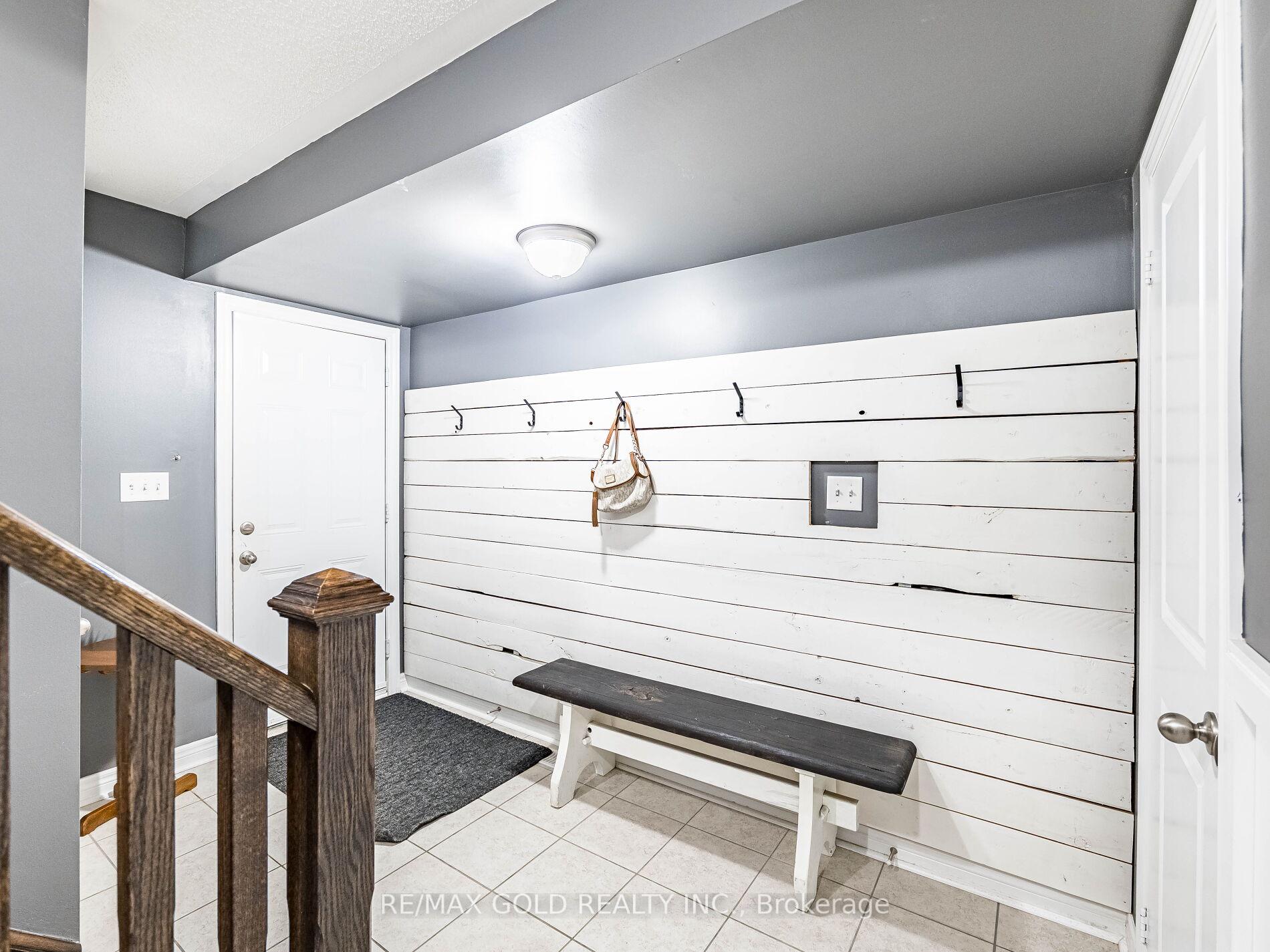 Photo 4 of 19 Sudeley Lane, Brampton, Northwest Brampton — HOMEH