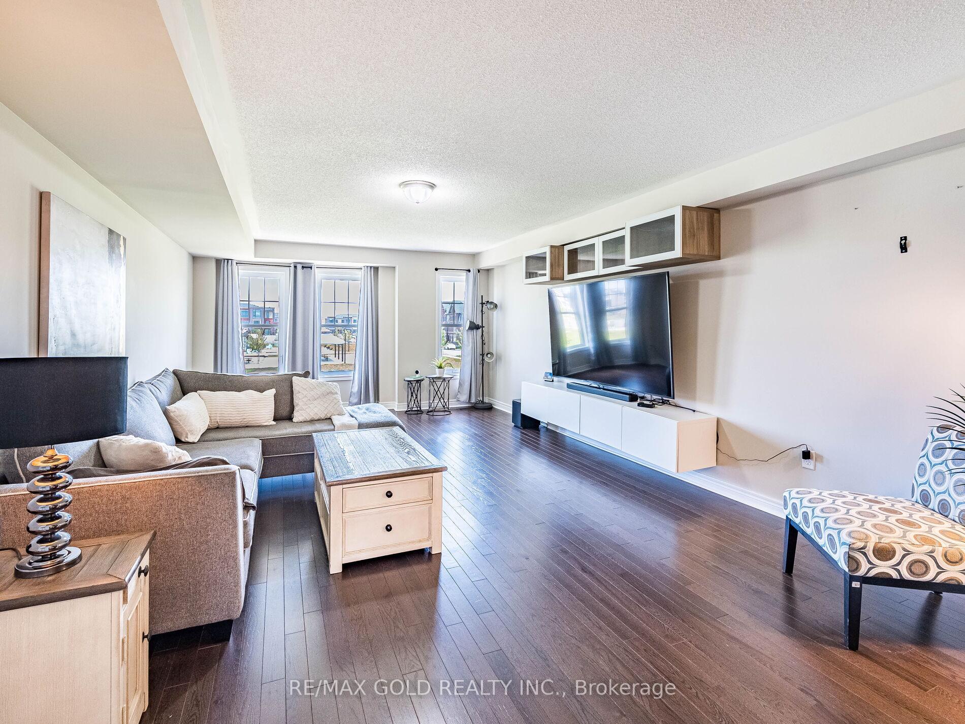 Photo 8 of 19 Sudeley Lane, Brampton, Northwest Brampton — HOMEH