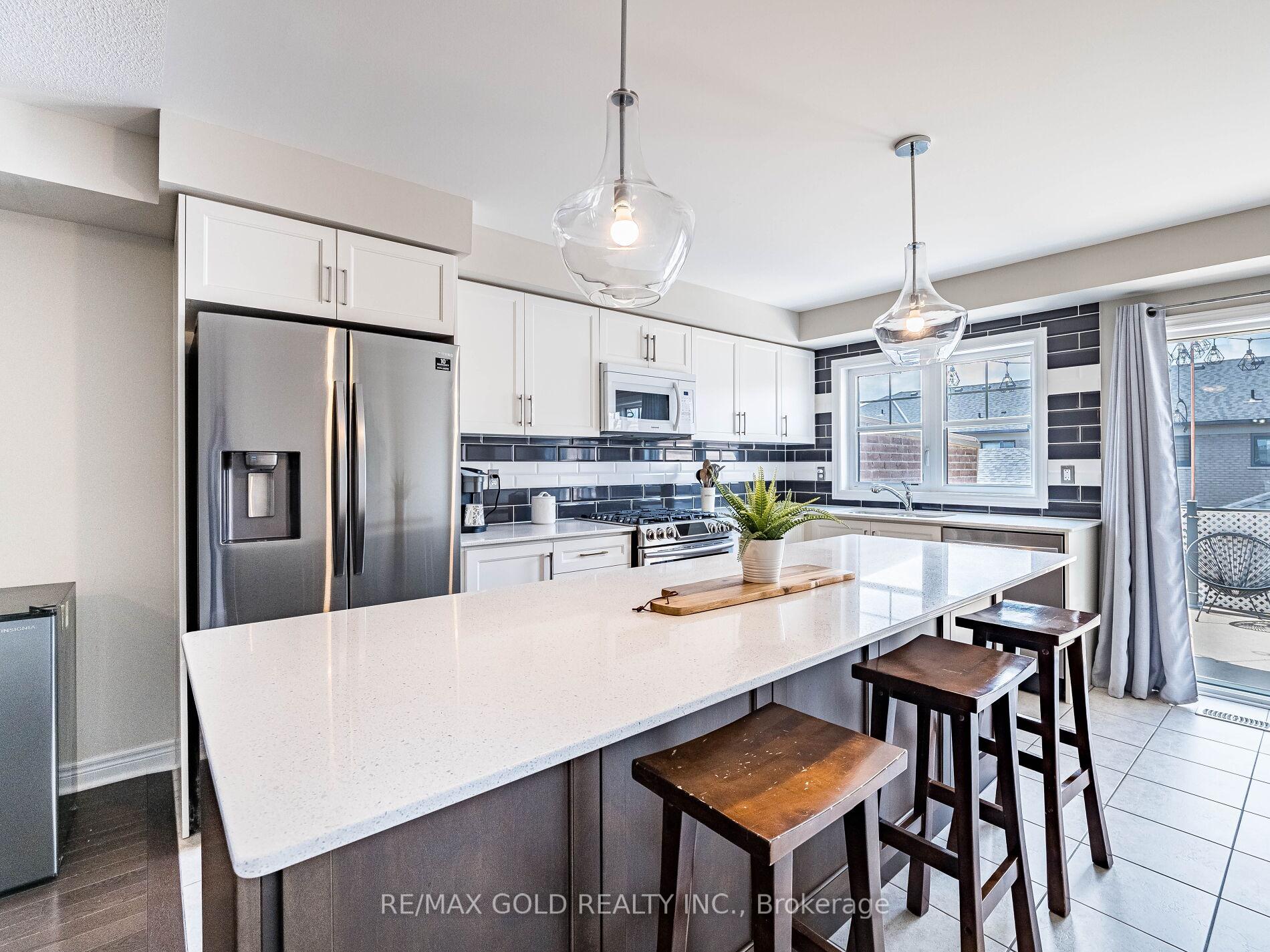 Photo 13 of 19 Sudeley Lane, Brampton, Northwest Brampton — HOMEH
