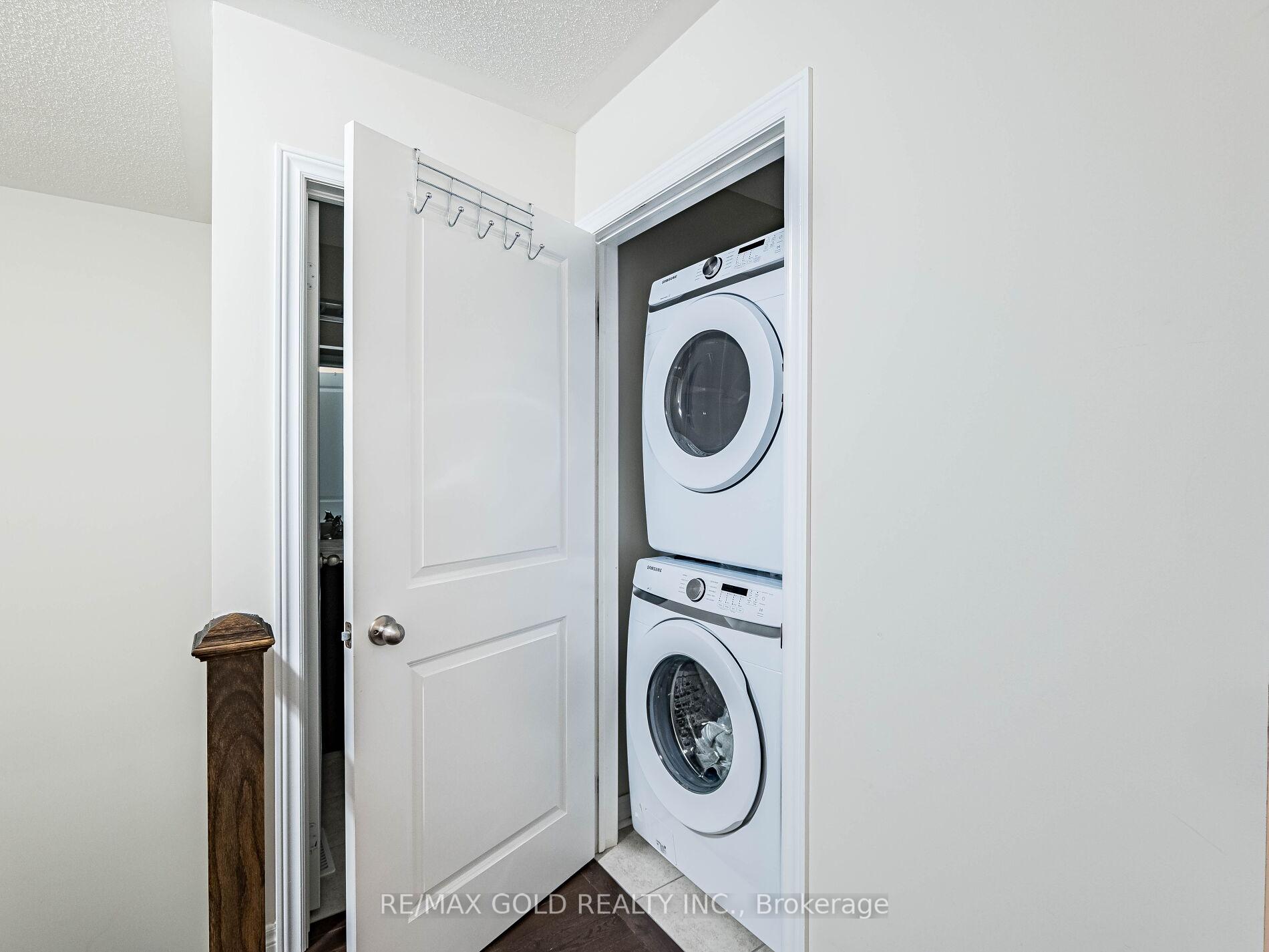 Photo 26 of 19 Sudeley Lane, Brampton, Northwest Brampton — HOMEH