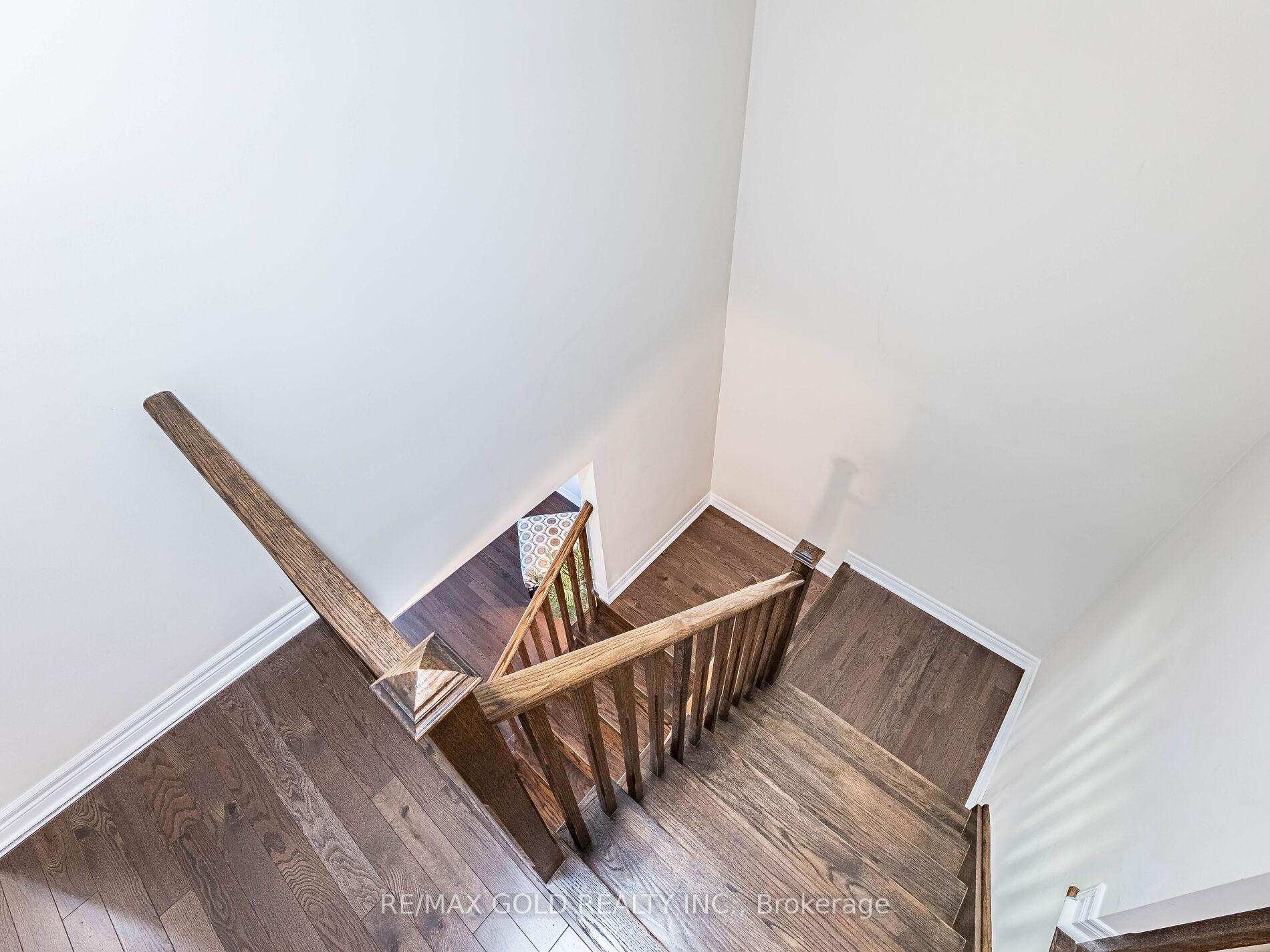 Photo 28 of 19 Sudeley Lane, Brampton, Northwest Brampton — HOMEH