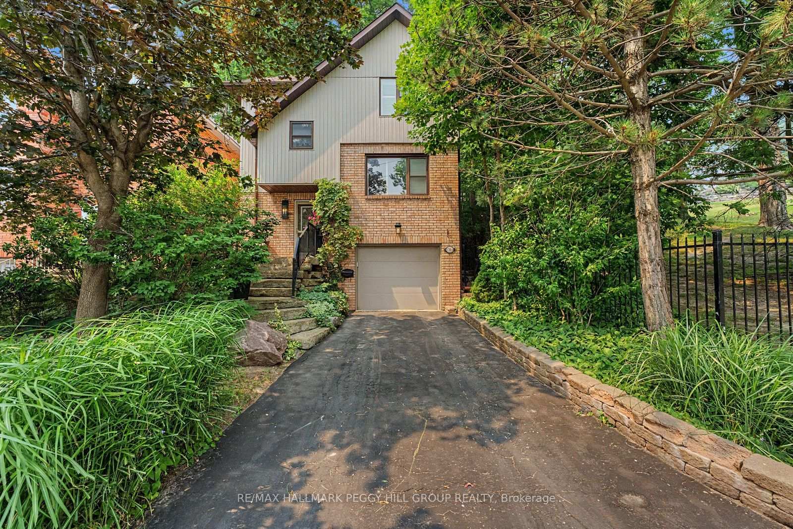 Photo 1 of 176B Collier Street, Barrie, Codrington — HOMEH