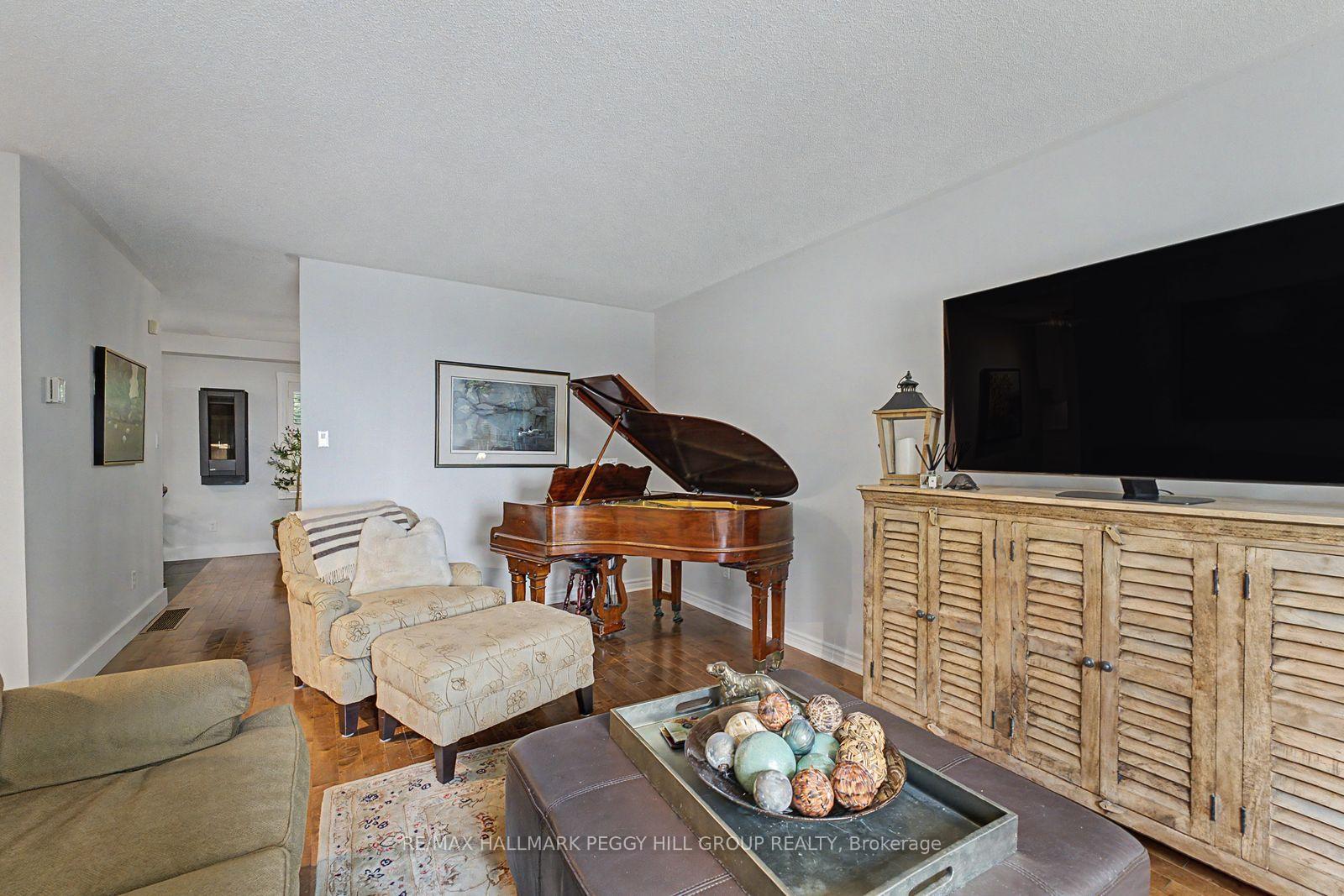 Photo 6 of 176B Collier Street, Barrie, Codrington — HOMEH