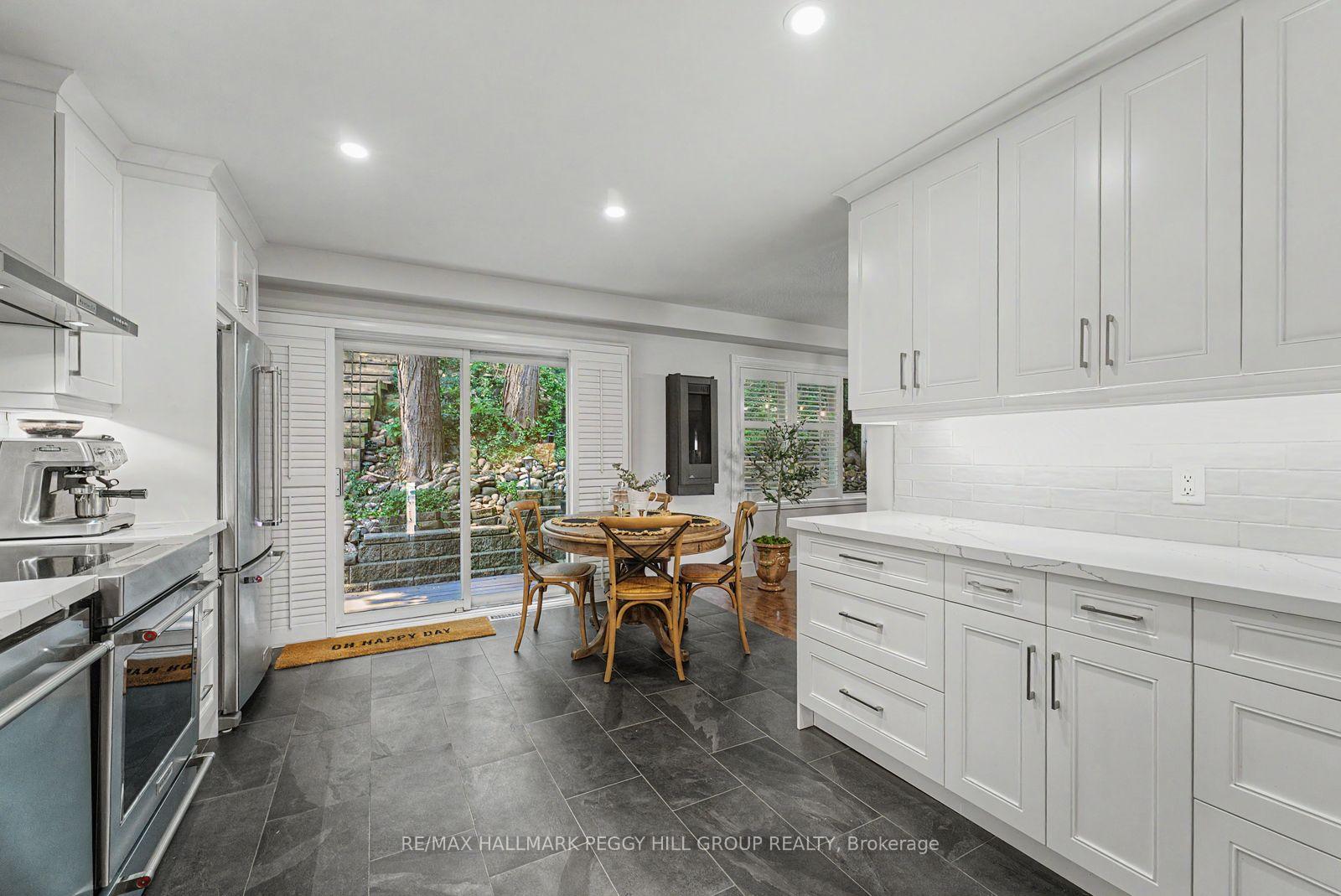 Photo 8 of 176B Collier Street, Barrie, Codrington — HOMEH