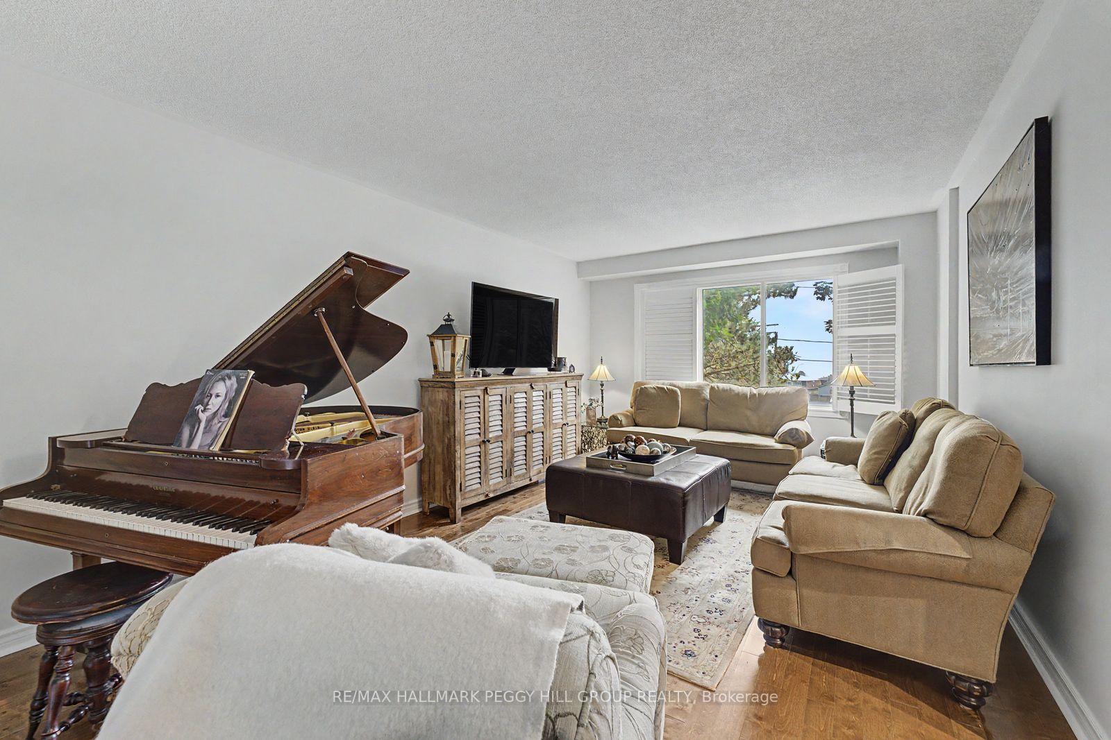 Photo 11 of 176B Collier Street, Barrie, Codrington — HOMEH