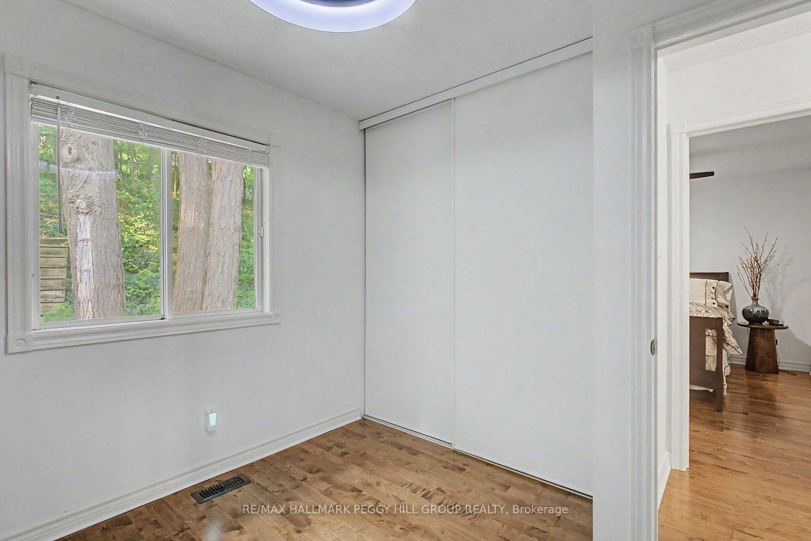 Photo 17 of 176B Collier Street, Barrie, Codrington — HOMEH