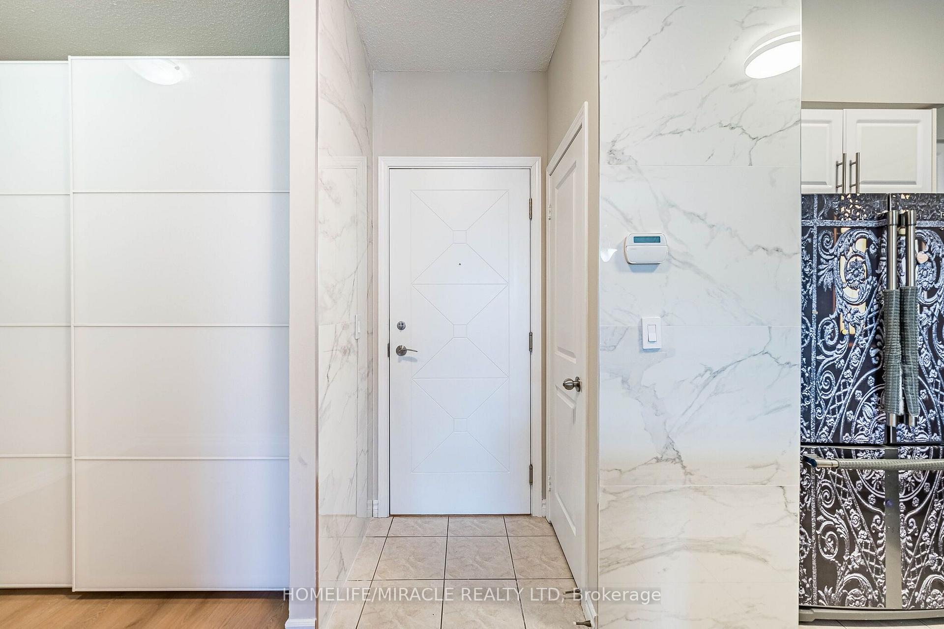 Photo 6 of Unit 121, 18 Harding Boulevard, Richmond Hill, Harding — HOMEH