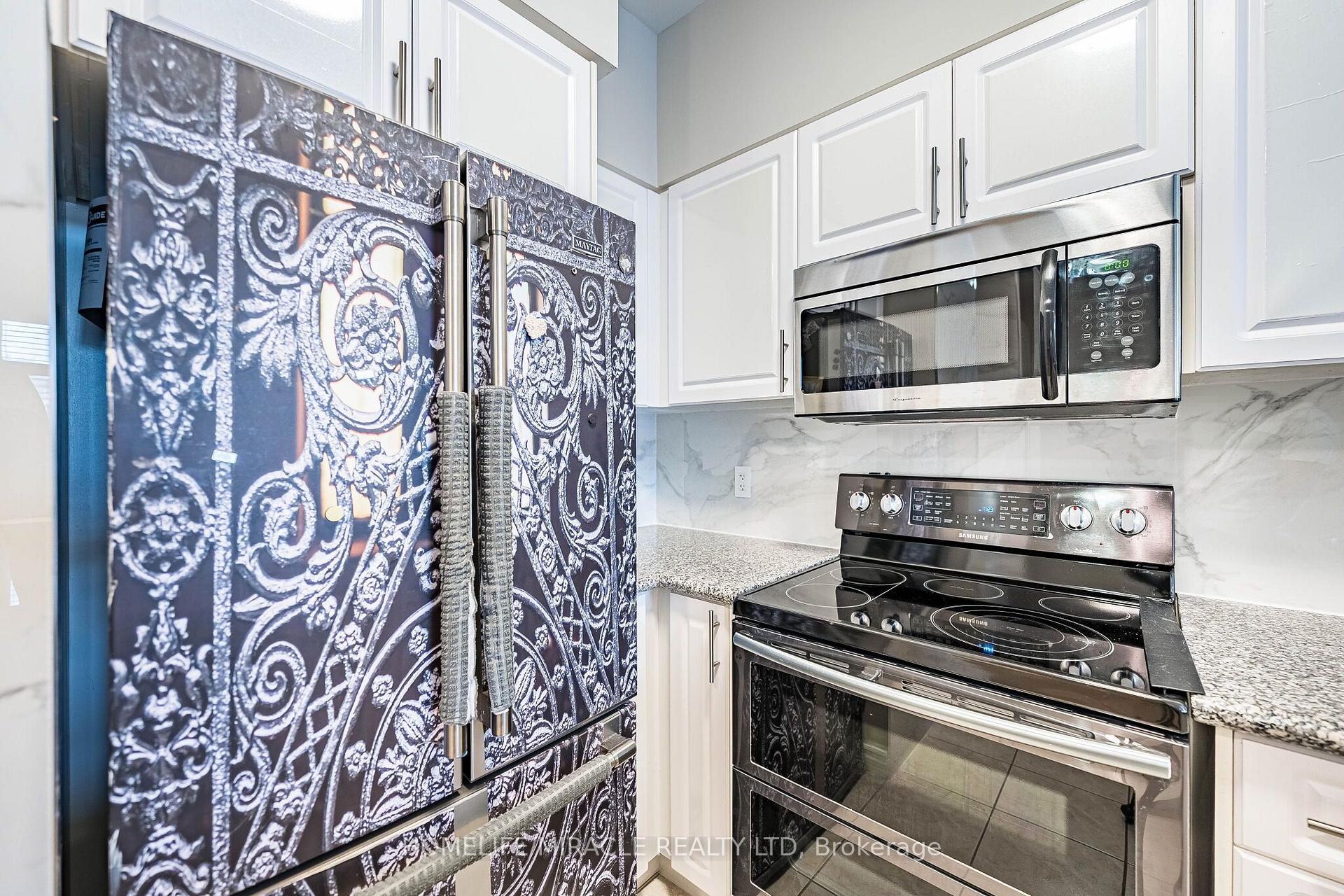 Photo 7 of Unit 121, 18 Harding Boulevard, Richmond Hill, Harding — HOMEH