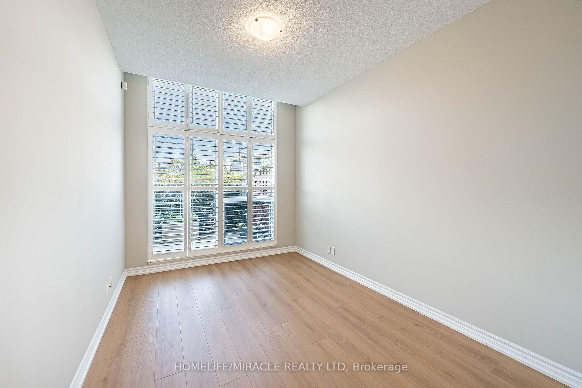 Photo 16 of Unit 121, 18 Harding Boulevard, Richmond Hill, Harding — HOMEH