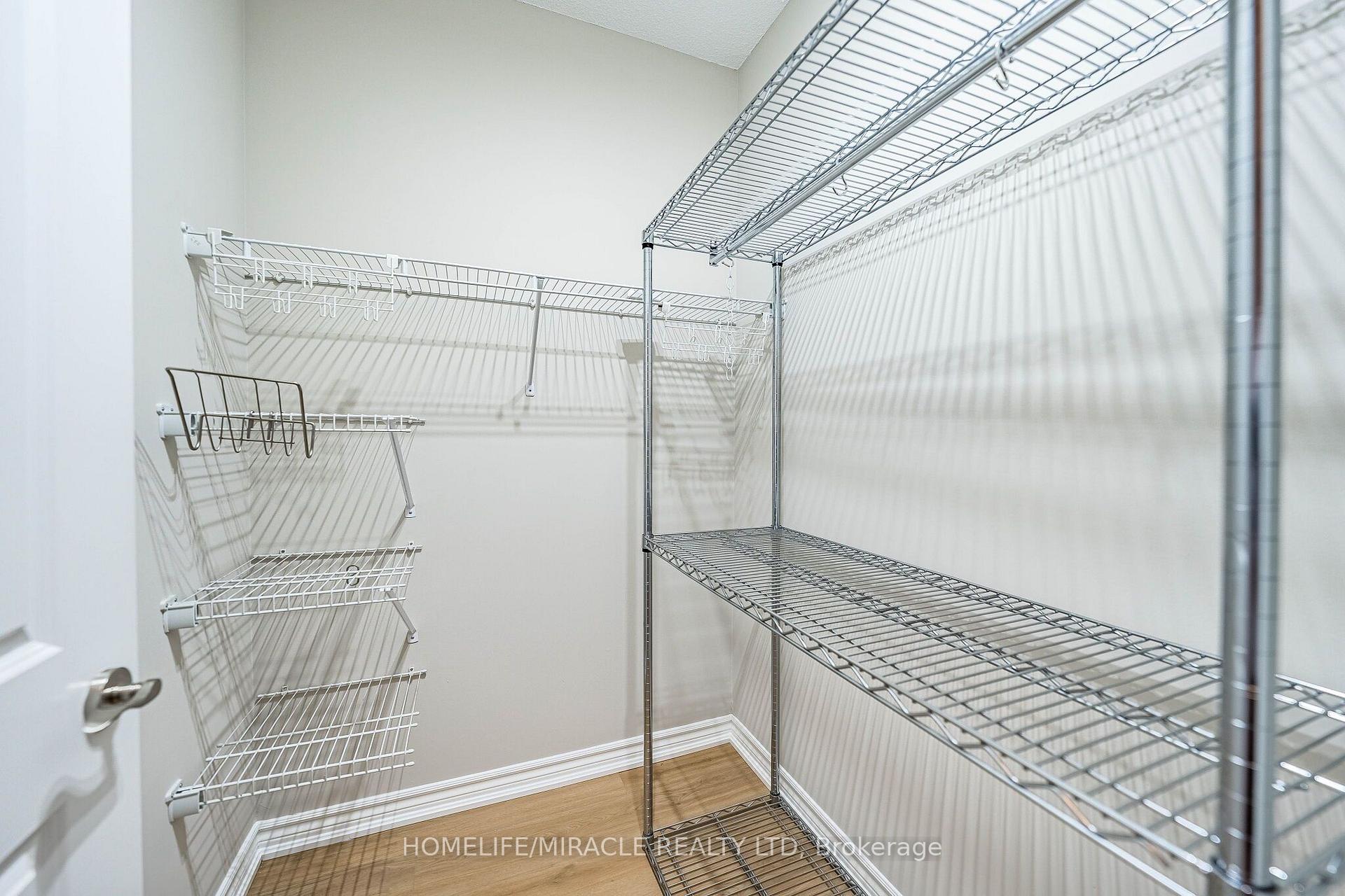Photo 18 of Unit 121, 18 Harding Boulevard, Richmond Hill, Harding — HOMEH