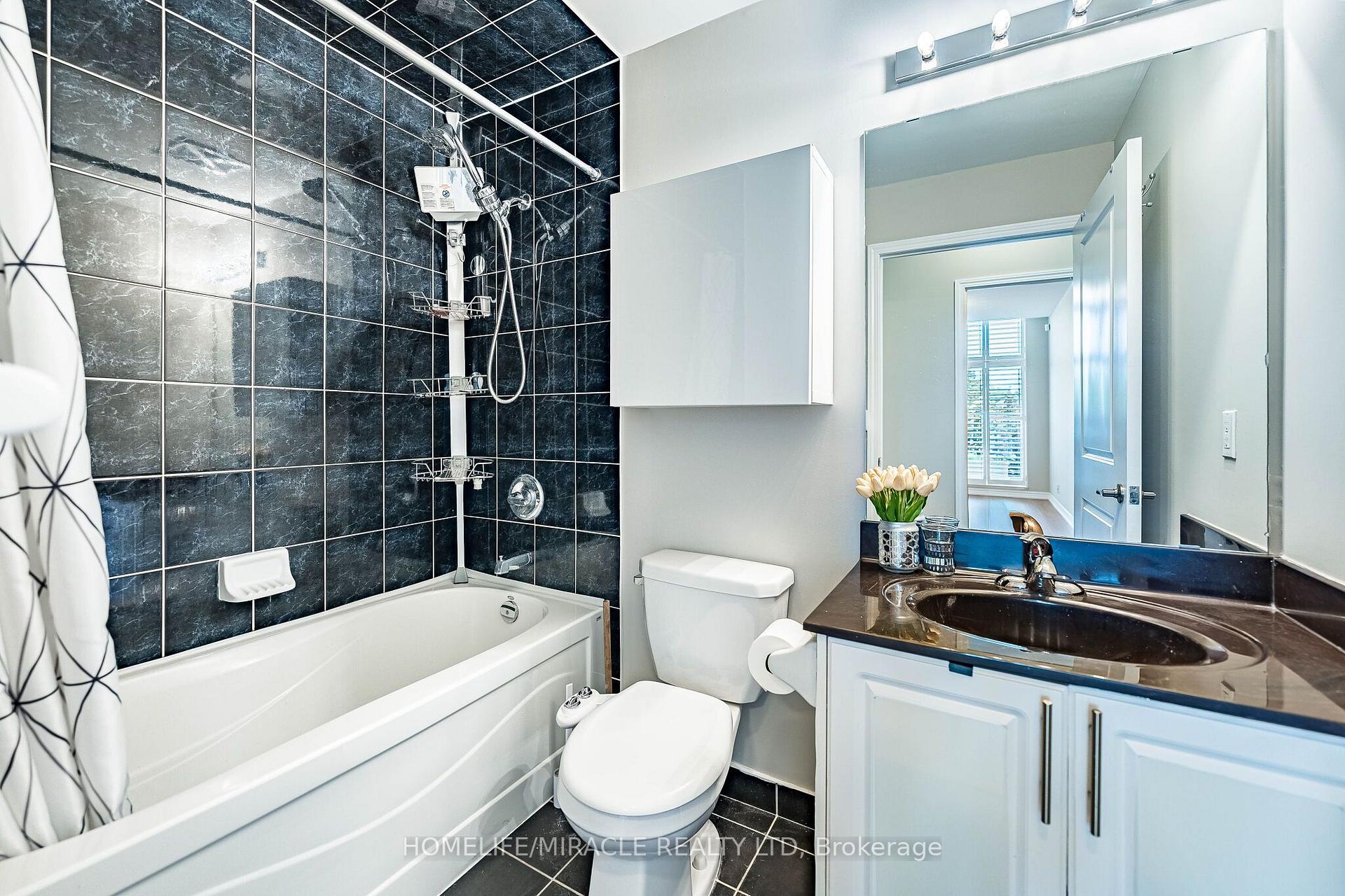 Photo 20 of Unit 121, 18 Harding Boulevard, Richmond Hill, Harding — HOMEH