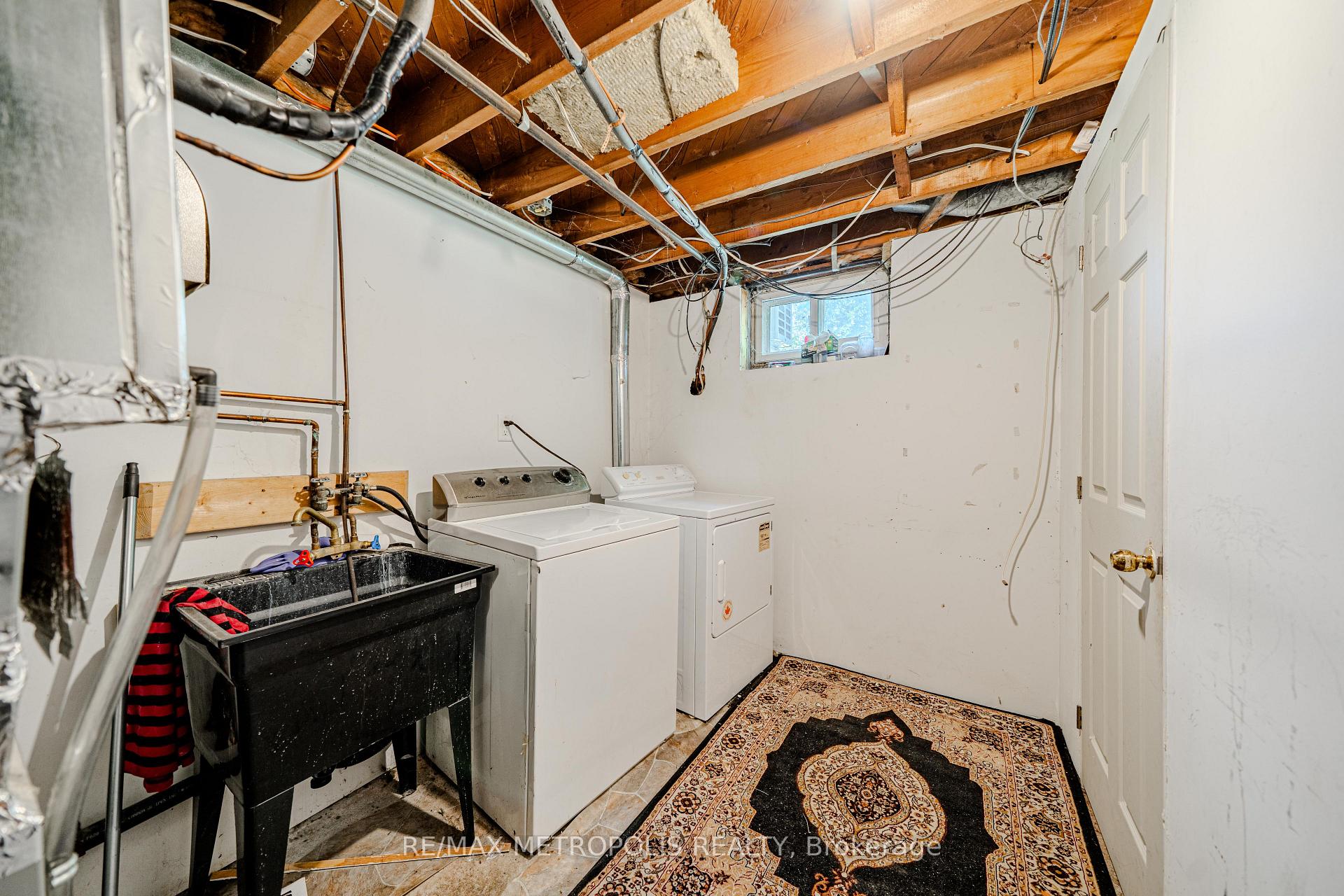 Photo 35 of 235 Waverly Street S, Oshawa, Vanier — HOMEH