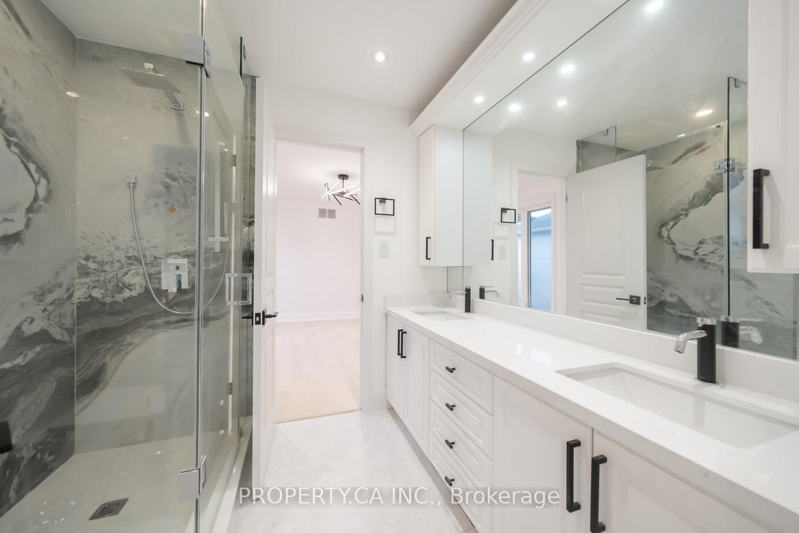 Photo 17 of 63 Concord Road, Vaughan, Beverley Glen — HOMEH