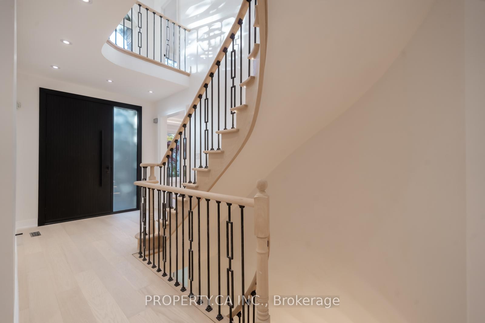 Photo 18 of 63 Concord Road, Vaughan, Beverley Glen — HOMEH