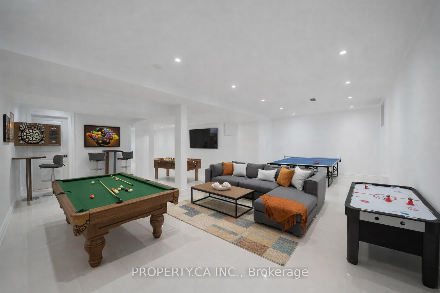 Photo 19 of 63 Concord Road, Vaughan, Beverley Glen — HOMEH