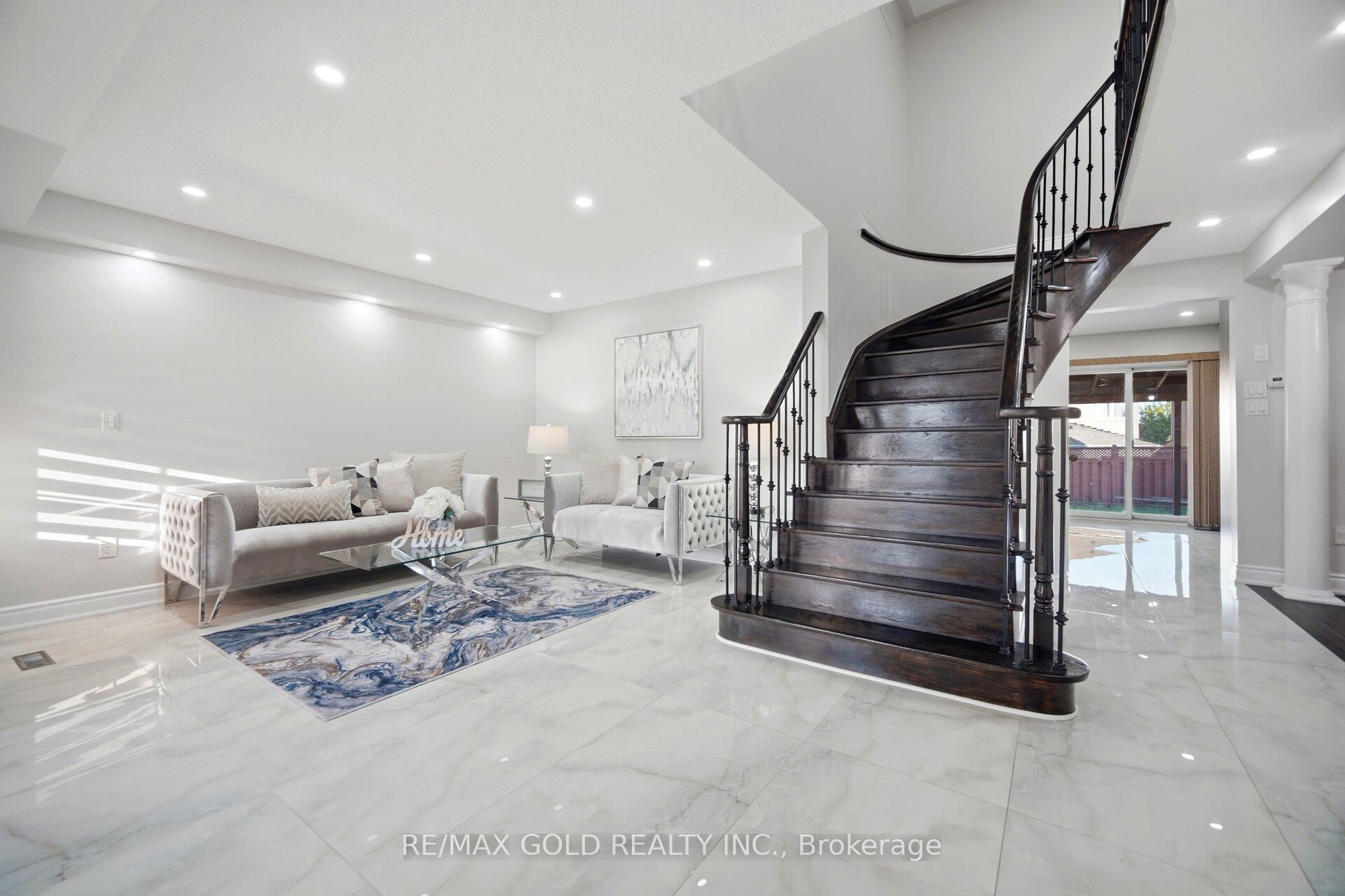 Photo 5 of 24 Whitehouse Crescent, Brampton, Bram East — HOMEH