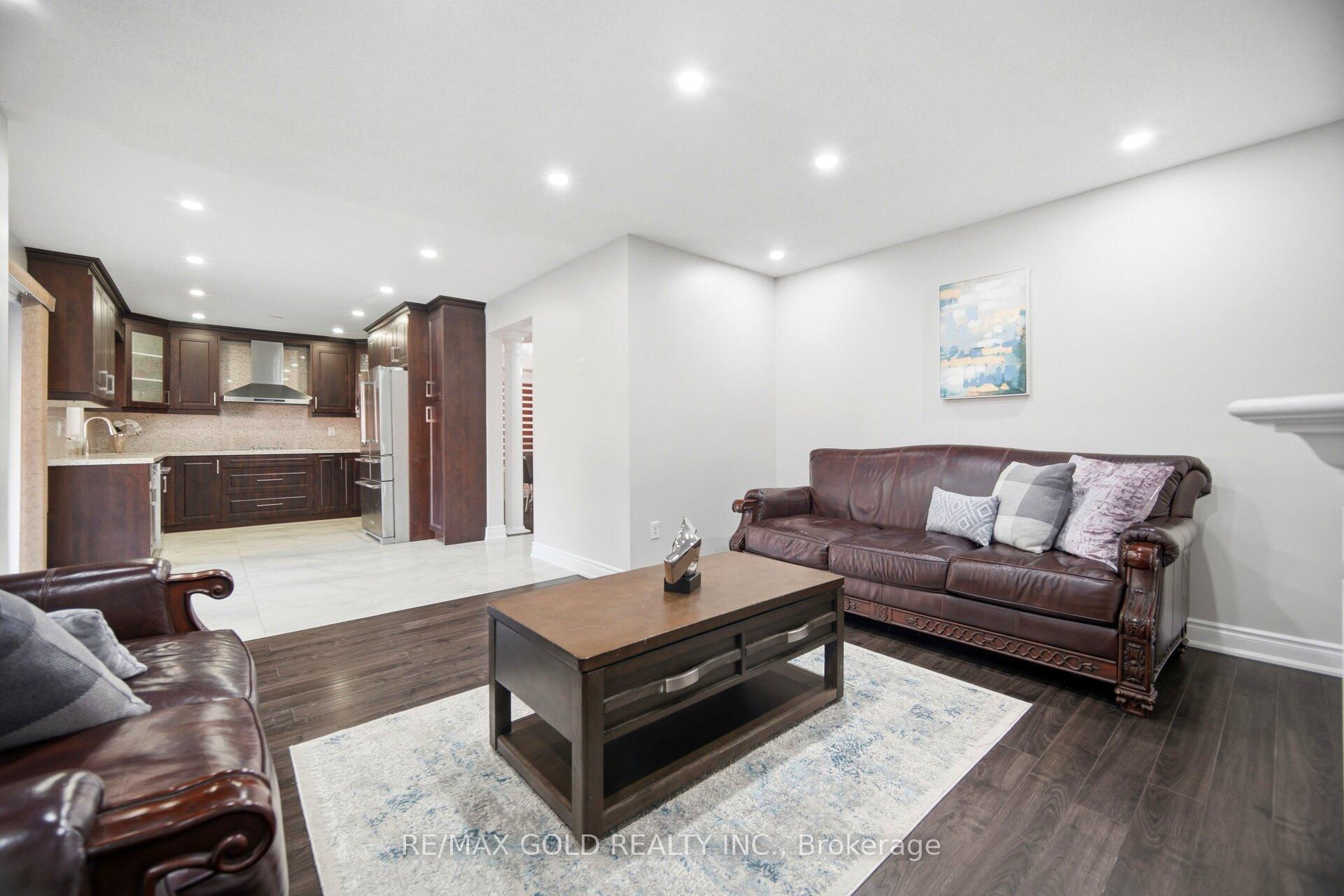 Photo 12 of 24 Whitehouse Crescent, Brampton, Bram East — HOMEH