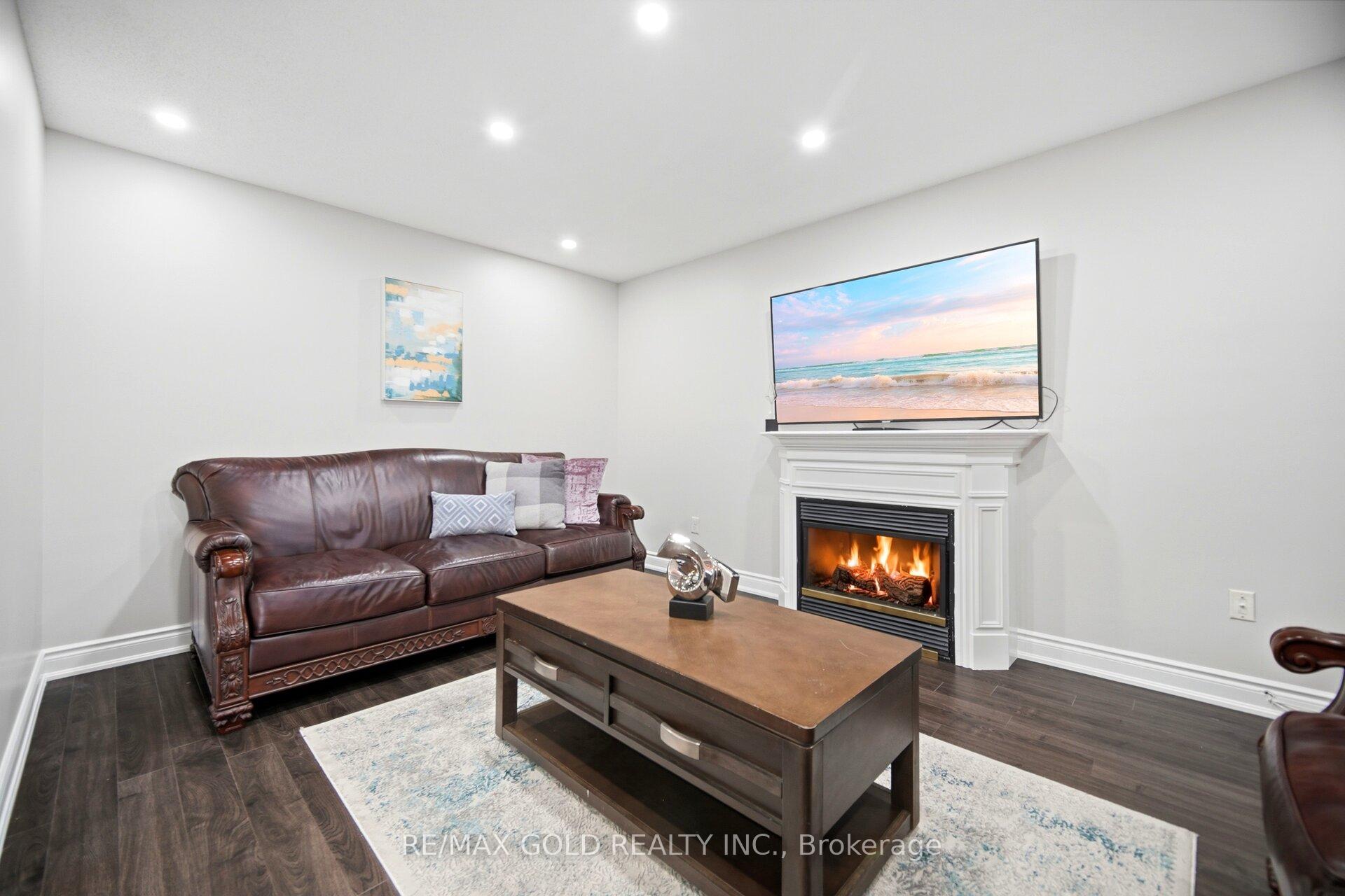 Photo 13 of 24 Whitehouse Crescent, Brampton, Bram East — HOMEH