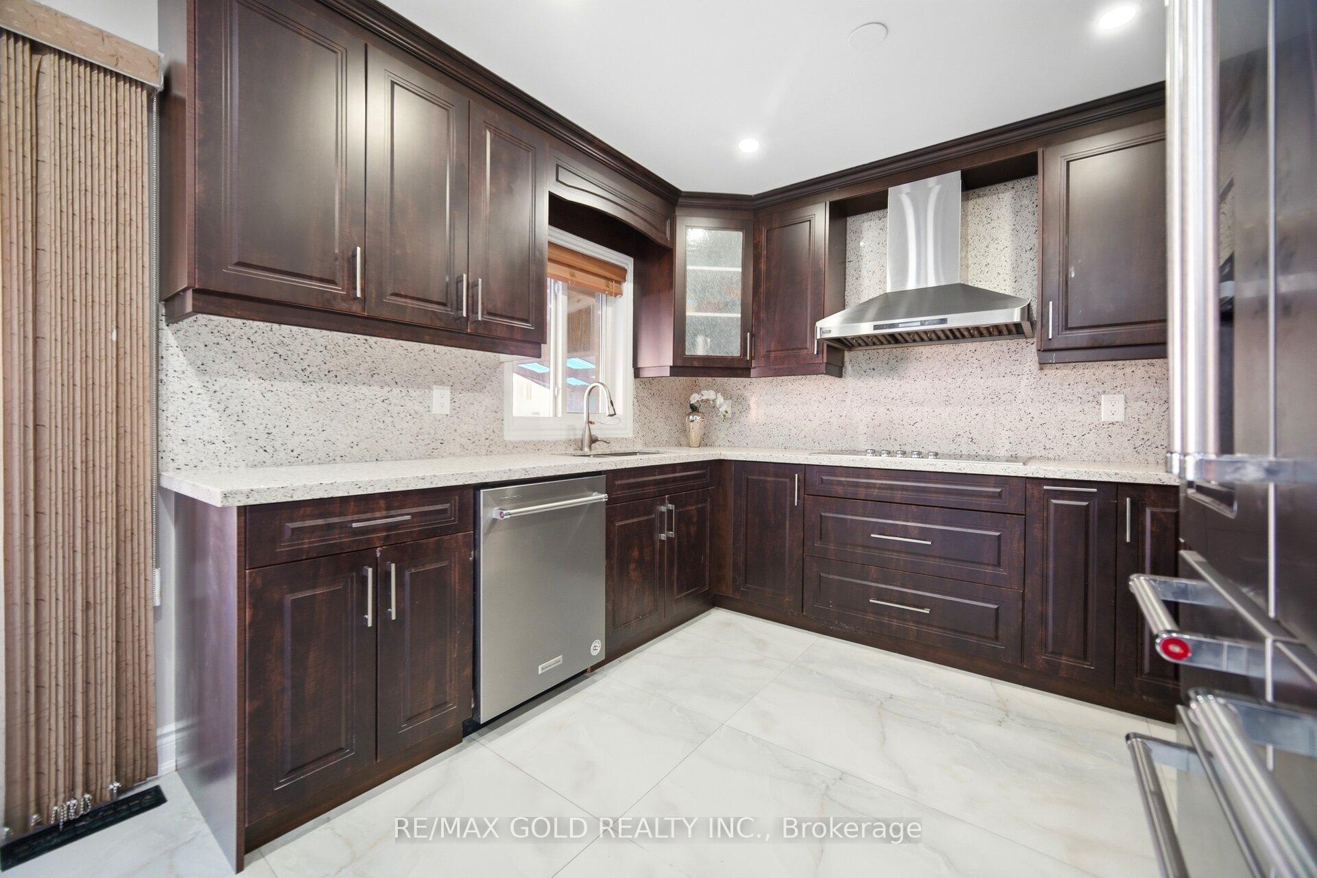 Photo 15 of 24 Whitehouse Crescent, Brampton, Bram East — HOMEH