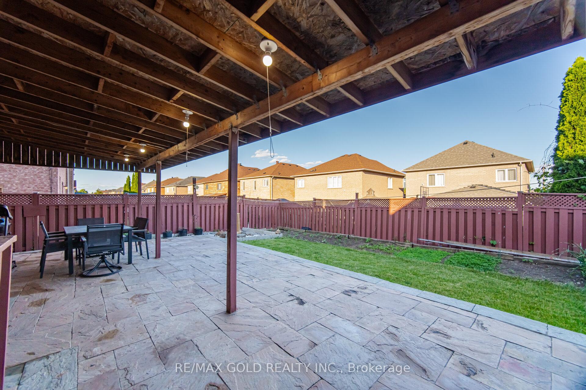 Photo 33 of 24 Whitehouse Crescent, Brampton, Bram East — HOMEH
