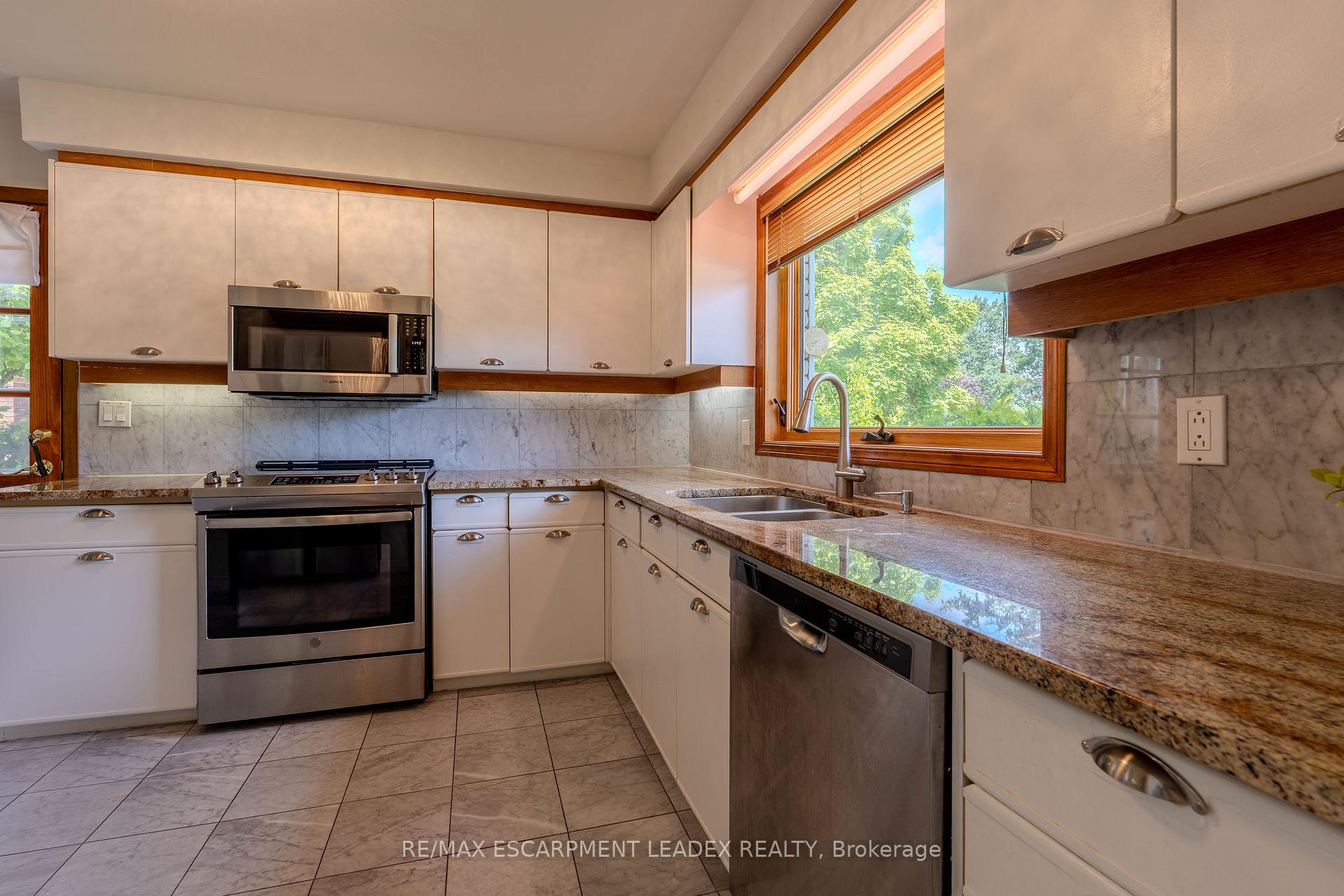 Photo 6 of 1129 Scenic Drive, Hamilton, Mountview — HOMEH