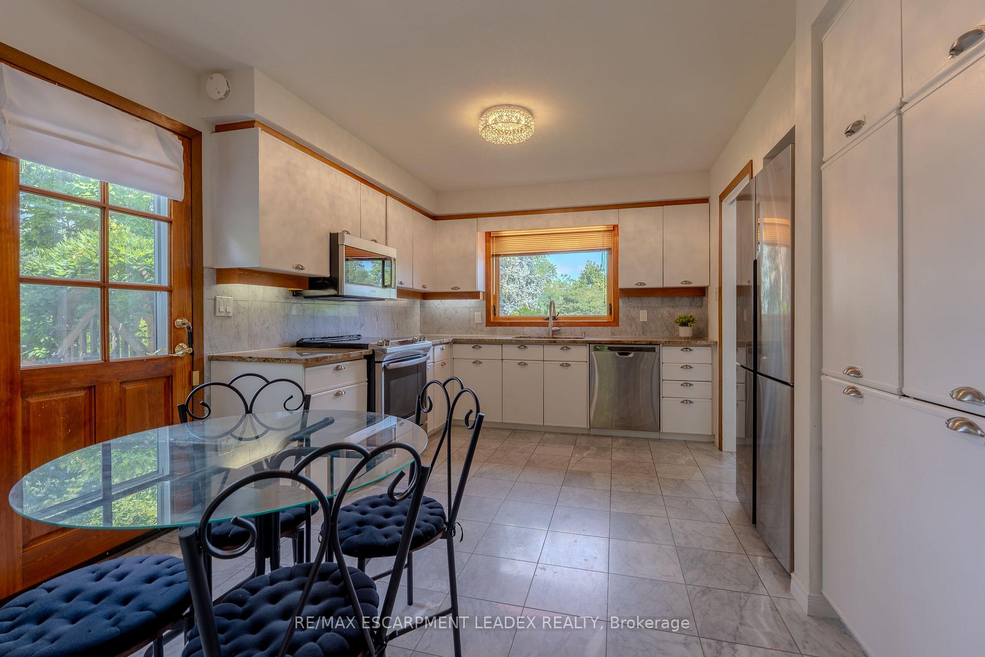 Photo 7 of 1129 Scenic Drive, Hamilton, Mountview — HOMEH
