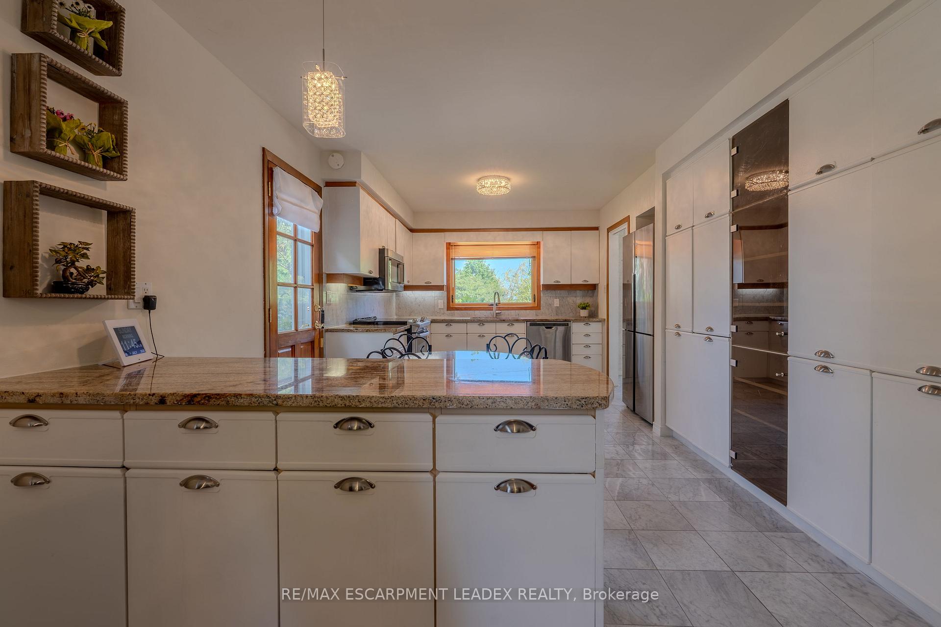 Photo 8 of 1129 Scenic Drive, Hamilton, Mountview — HOMEH
