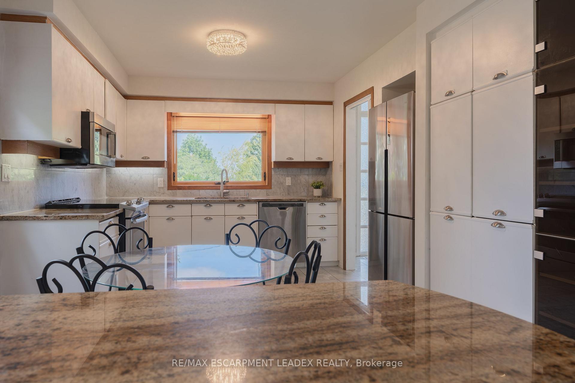 Photo 9 of 1129 Scenic Drive, Hamilton, Mountview — HOMEH