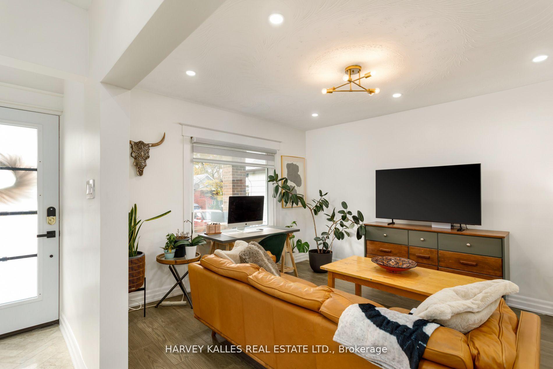 Photo 6 of 139 King Edward Avenue, Toronto, Woodbine-Lumsden — HOMEH