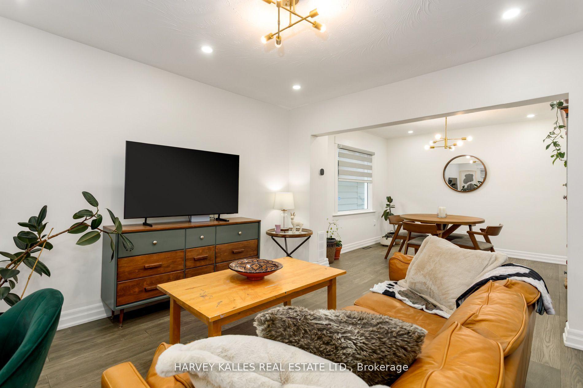 Photo 8 of 139 King Edward Avenue, Toronto, Woodbine-Lumsden — HOMEH
