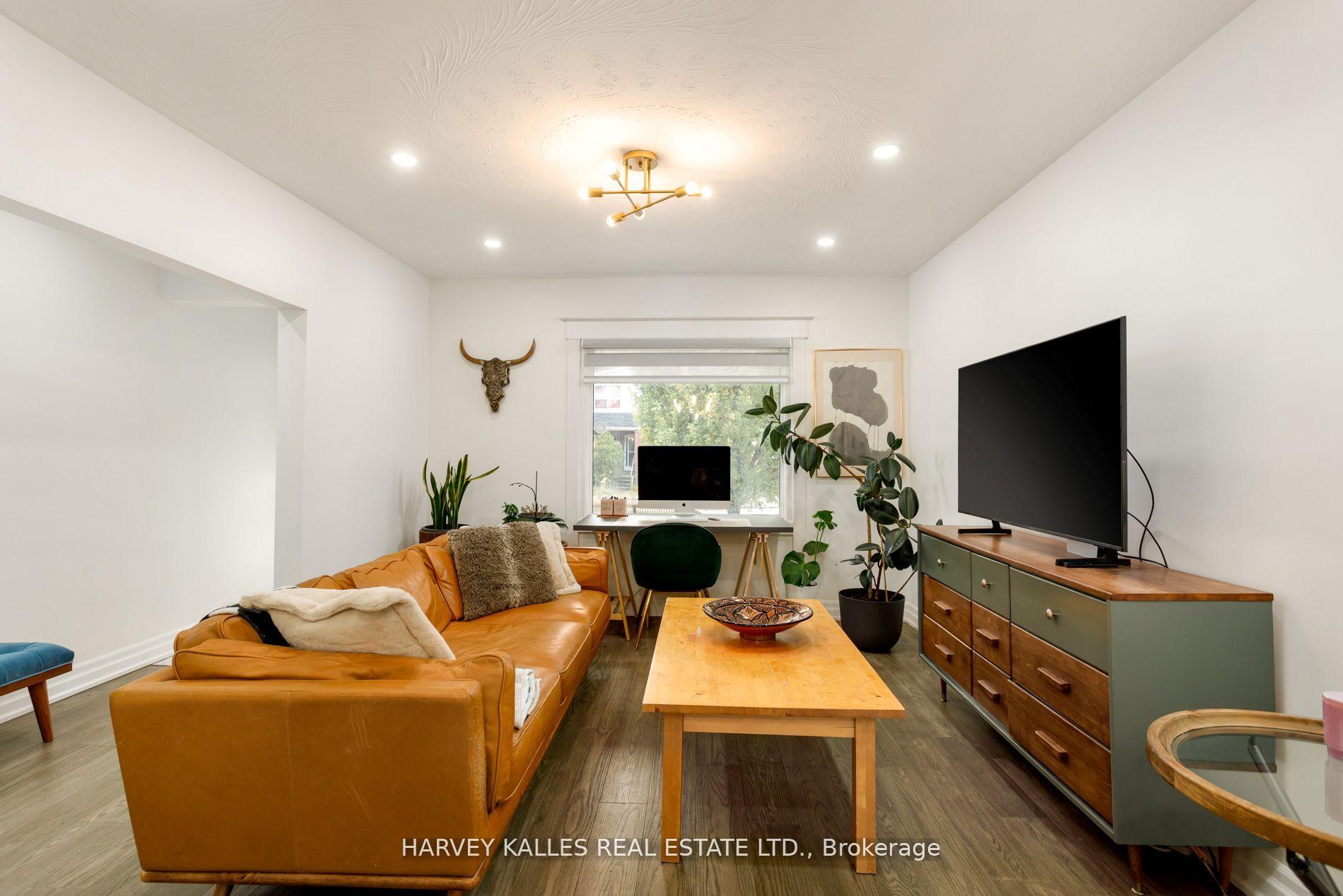Photo 11 of 139 King Edward Avenue, Toronto, Woodbine-Lumsden — HOMEH