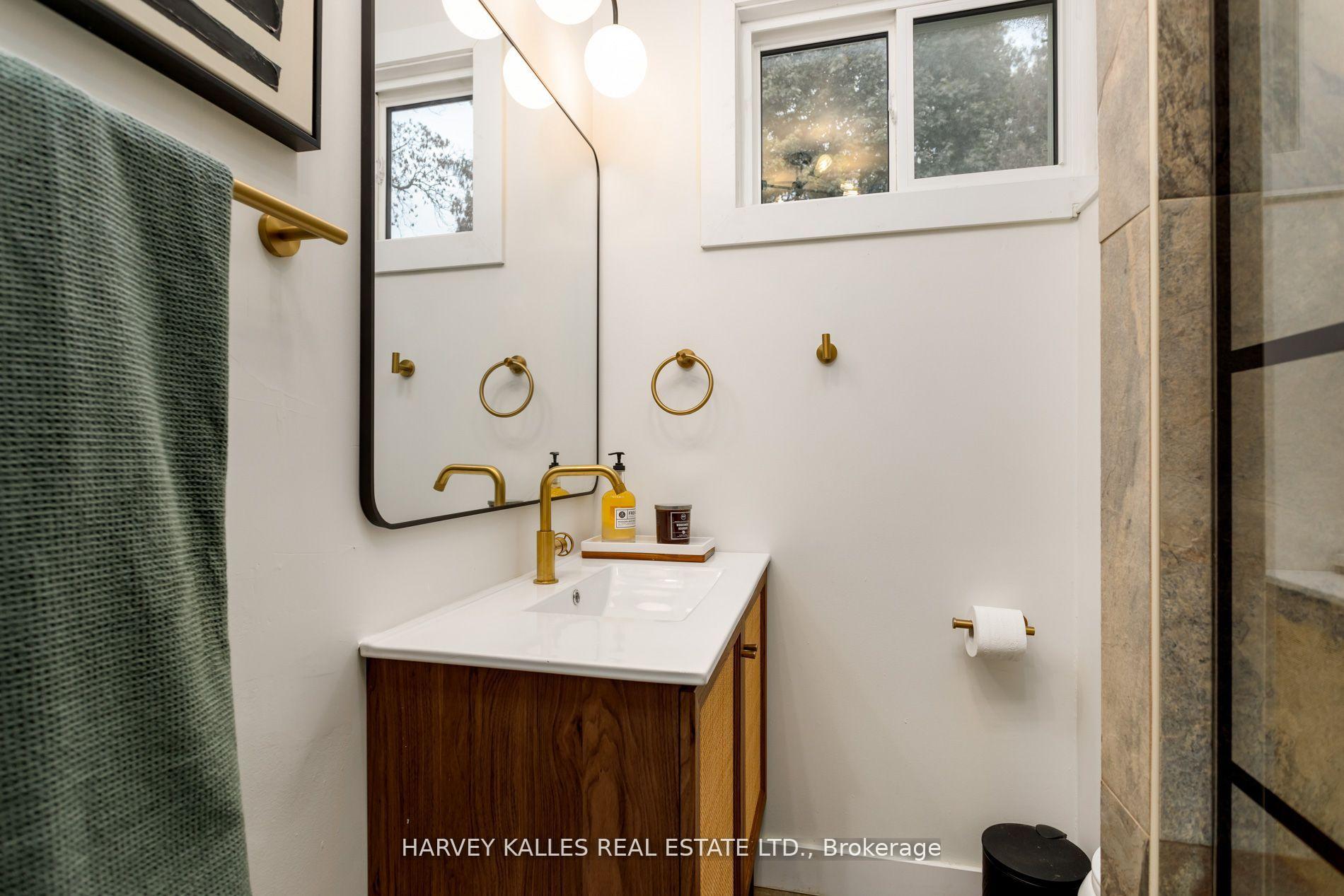 Photo 30 of 139 King Edward Avenue, Toronto, Woodbine-Lumsden — HOMEH