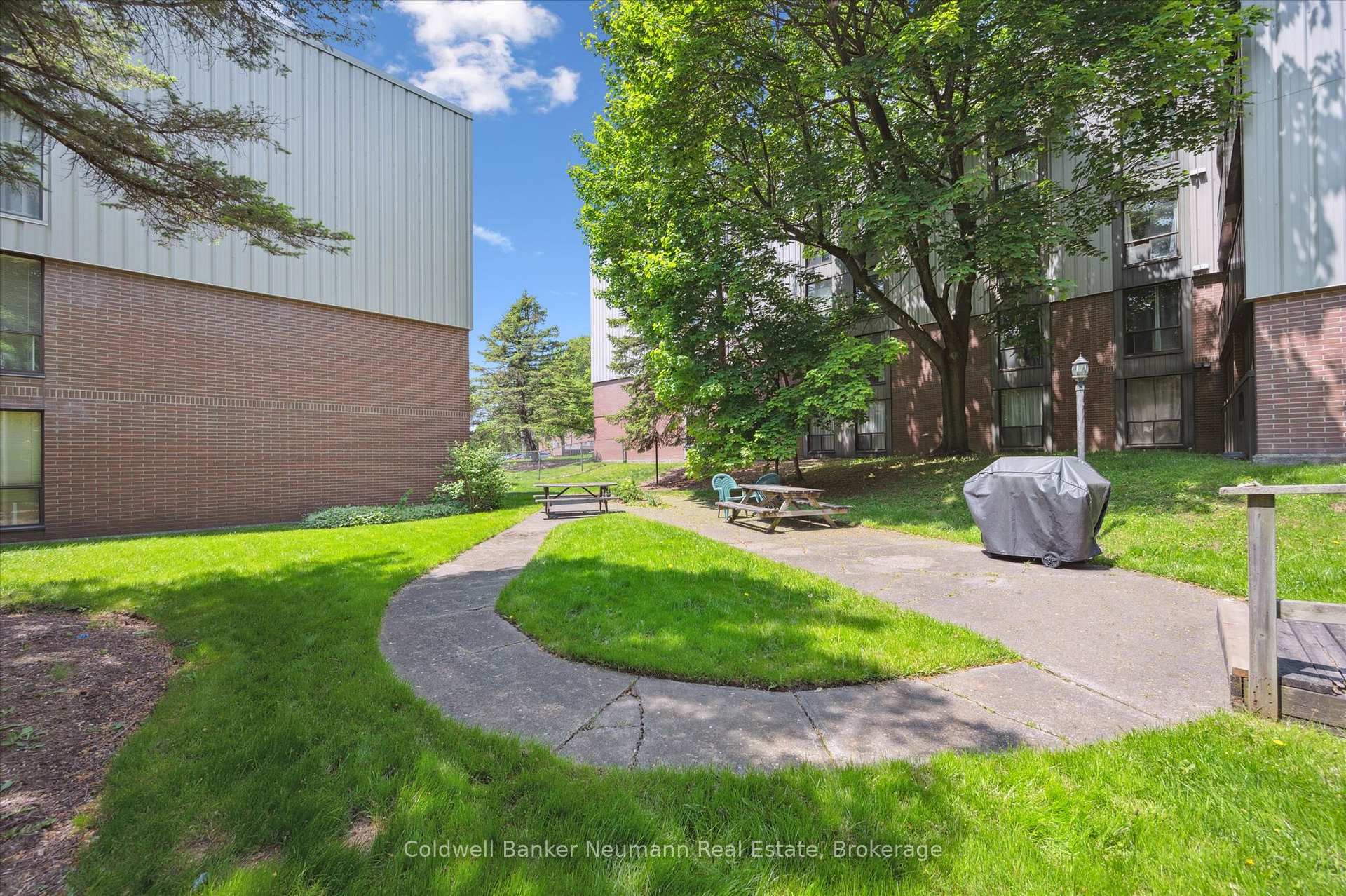 Photo 39 of Unit 411, 7 Ajax Street, Guelph, Junction/Onward Willow — HOMEH