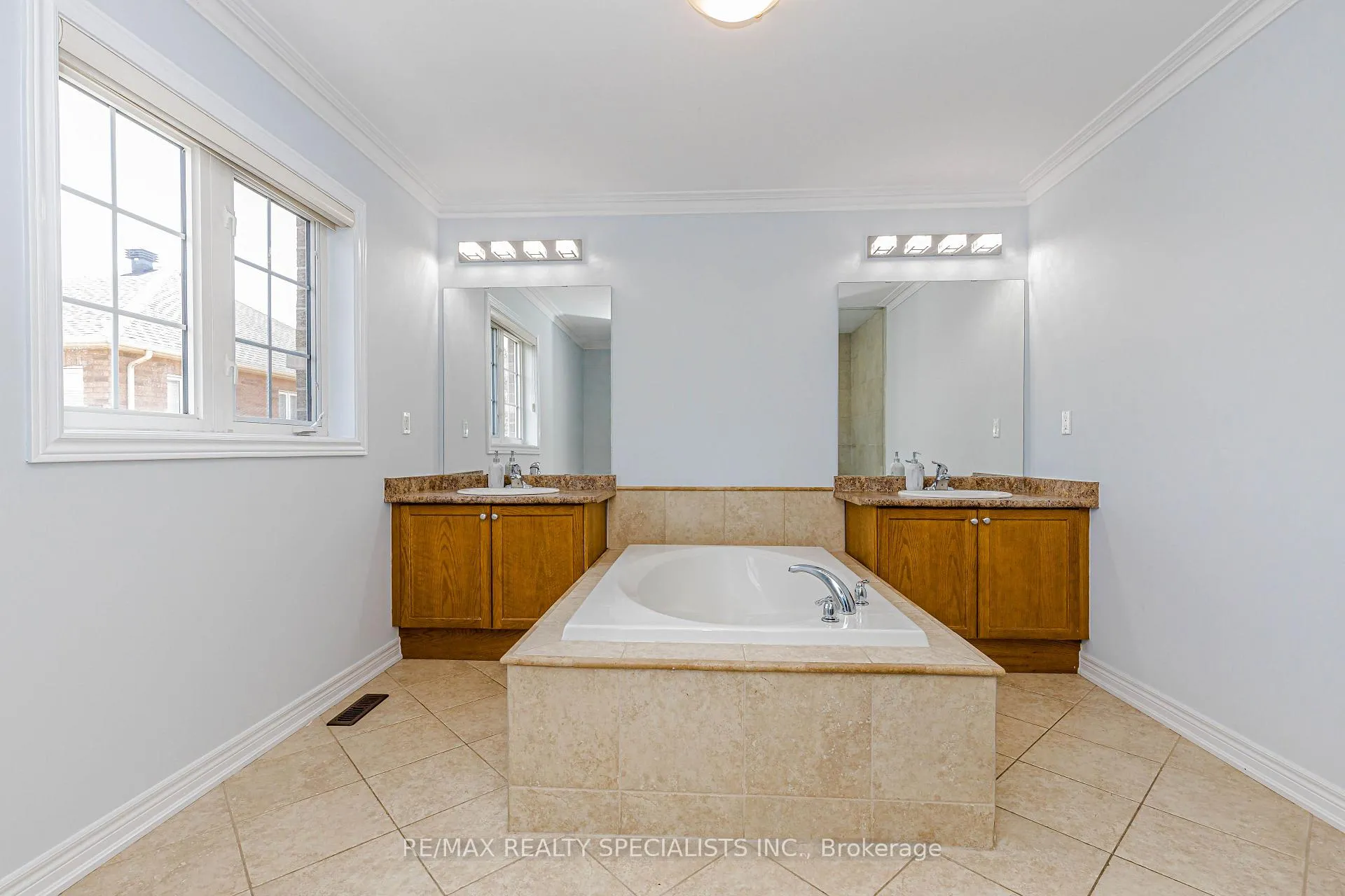 Photo 9 of 8 Tovey Terrace, Brampton, Sandringham-Wellington — HOMEH