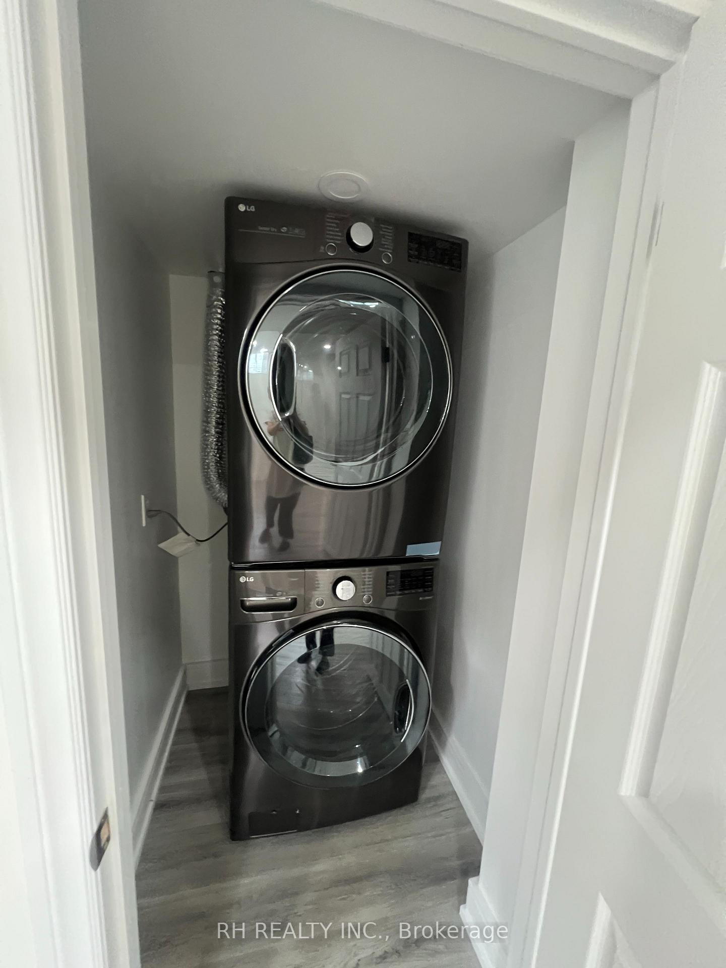 Photo 5 of Unit Basement, 17 Glenbrook Drive, Markham, Berczy — HOMEH