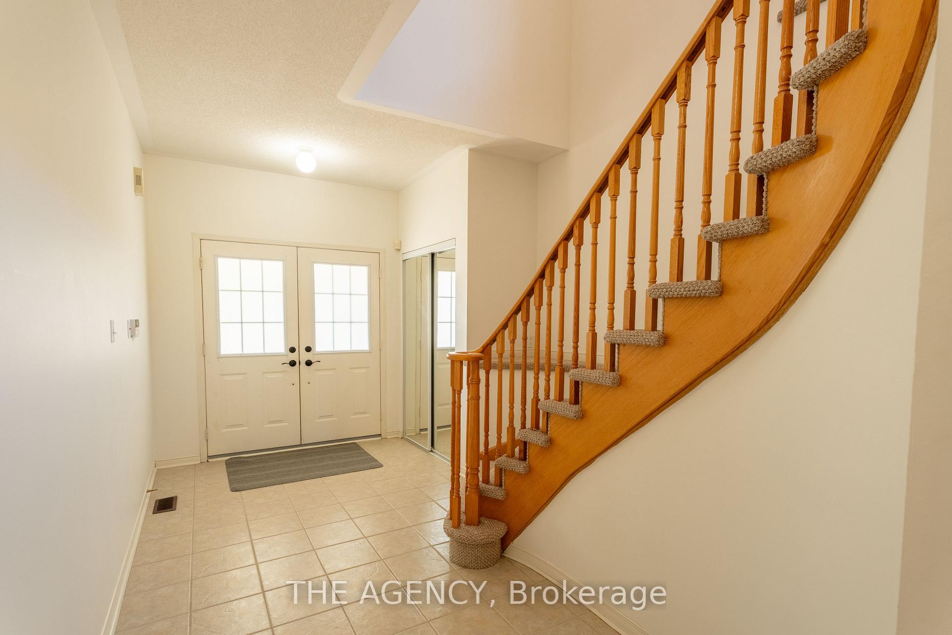 Photo 3 of Unit UPPER, 45 Silvervalley Drive, Caledon, Bolton North — HOMEH