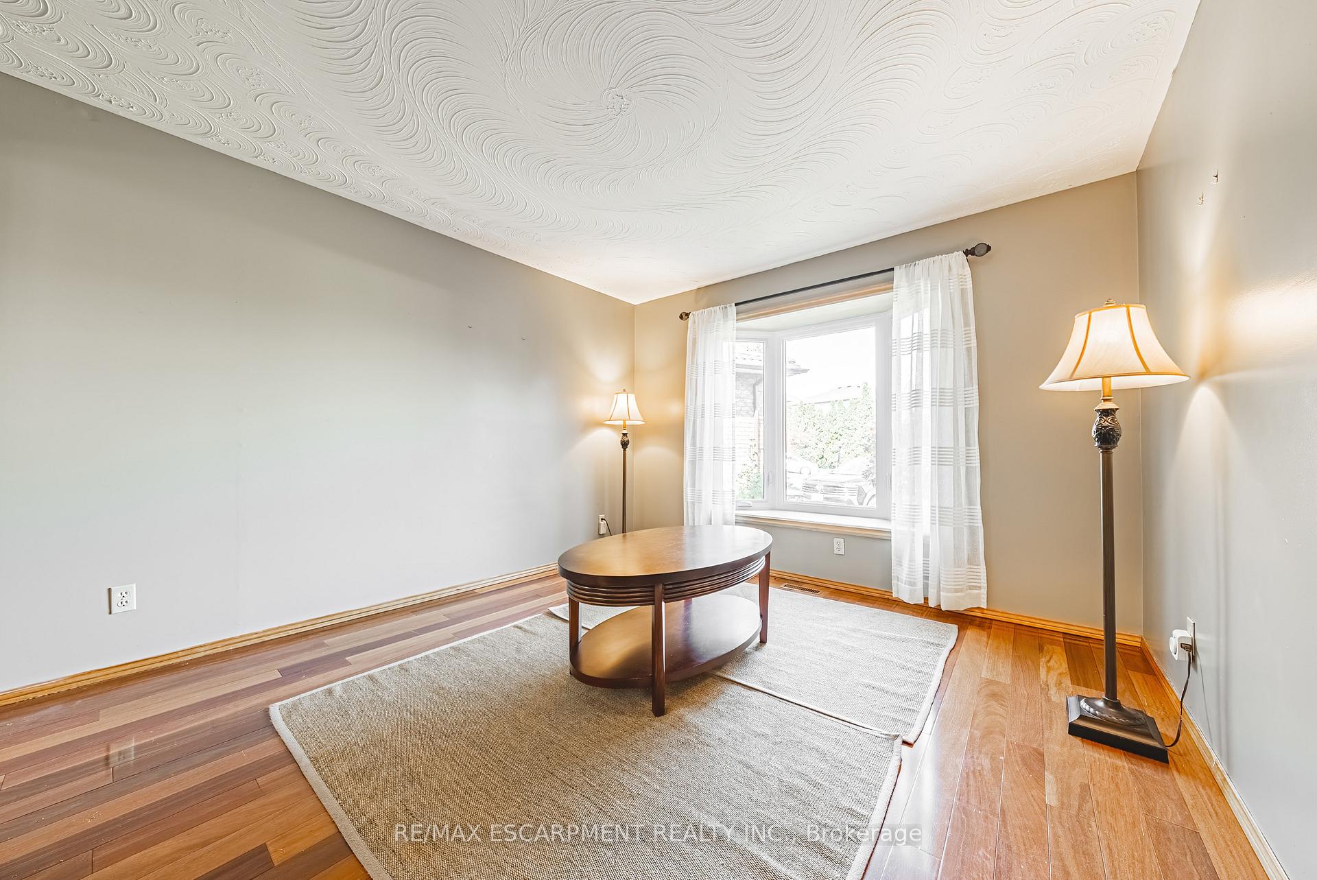 Photo 4 of 19 Glenhaven Court, Hamilton, Gilkson — HOMEH