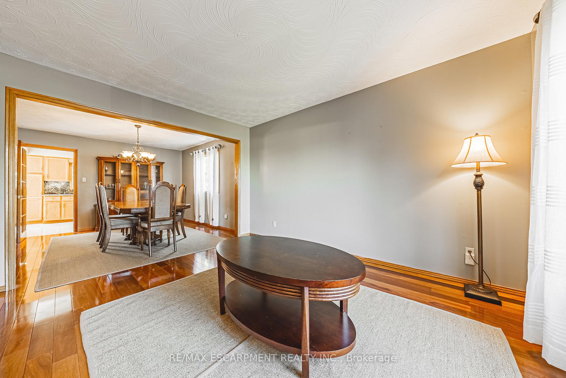 Photo 5 of 19 Glenhaven Court, Hamilton, Gilkson — HOMEH