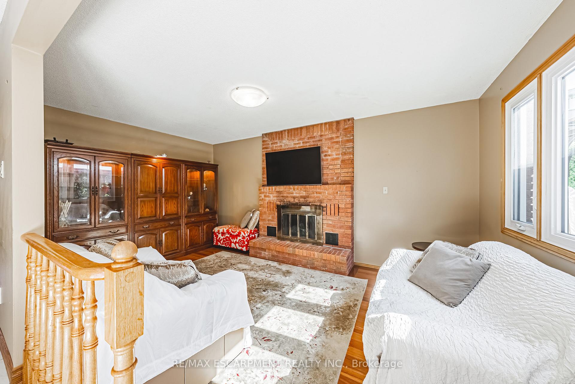 Photo 7 of 19 Glenhaven Court, Hamilton, Gilkson — HOMEH