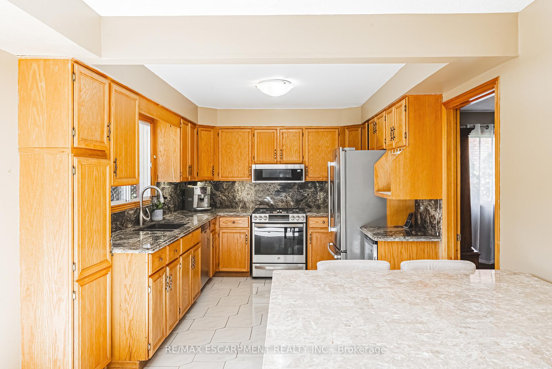 Photo 9 of 19 Glenhaven Court, Hamilton, Gilkson — HOMEH