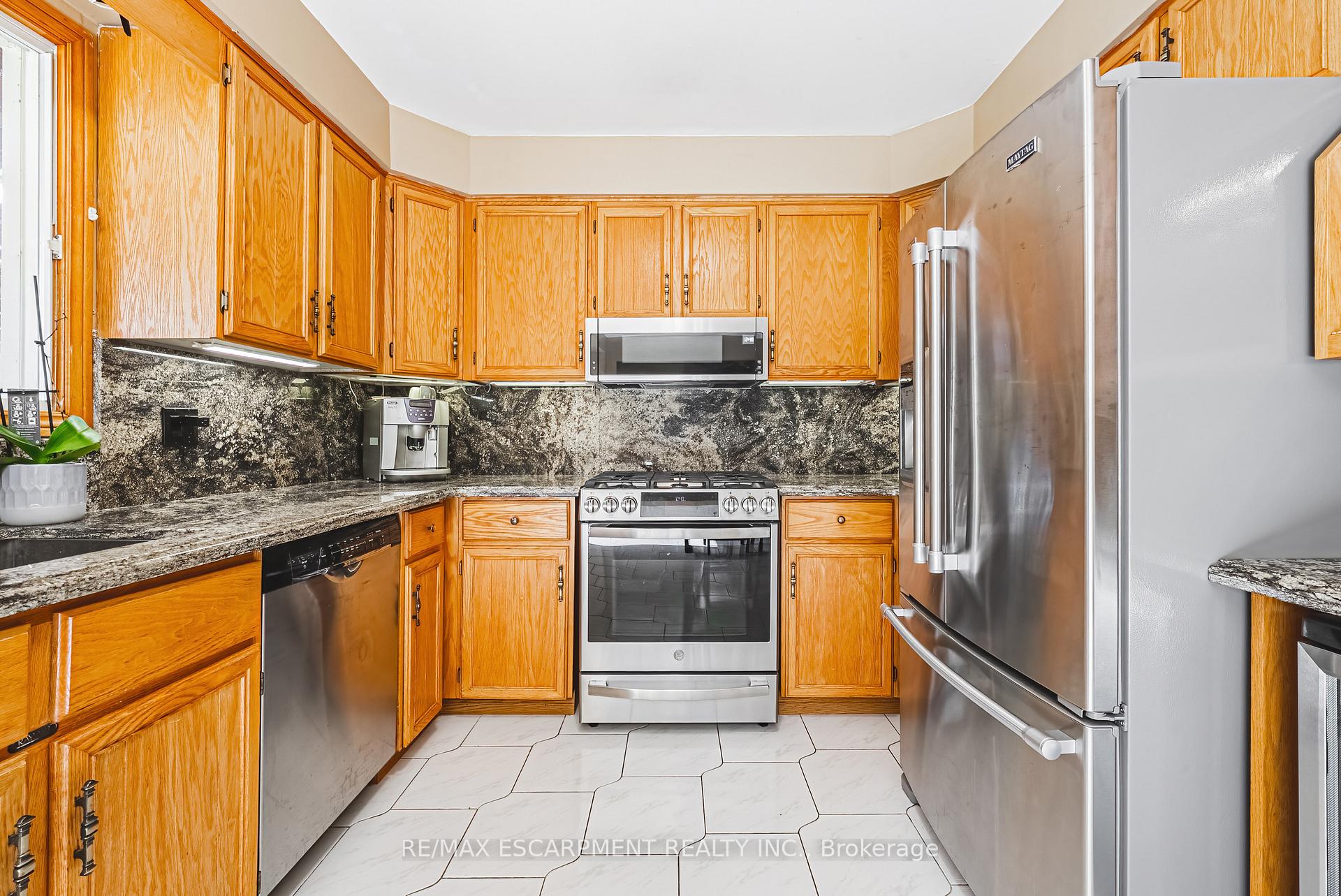 Photo 11 of 19 Glenhaven Court, Hamilton, Gilkson — HOMEH