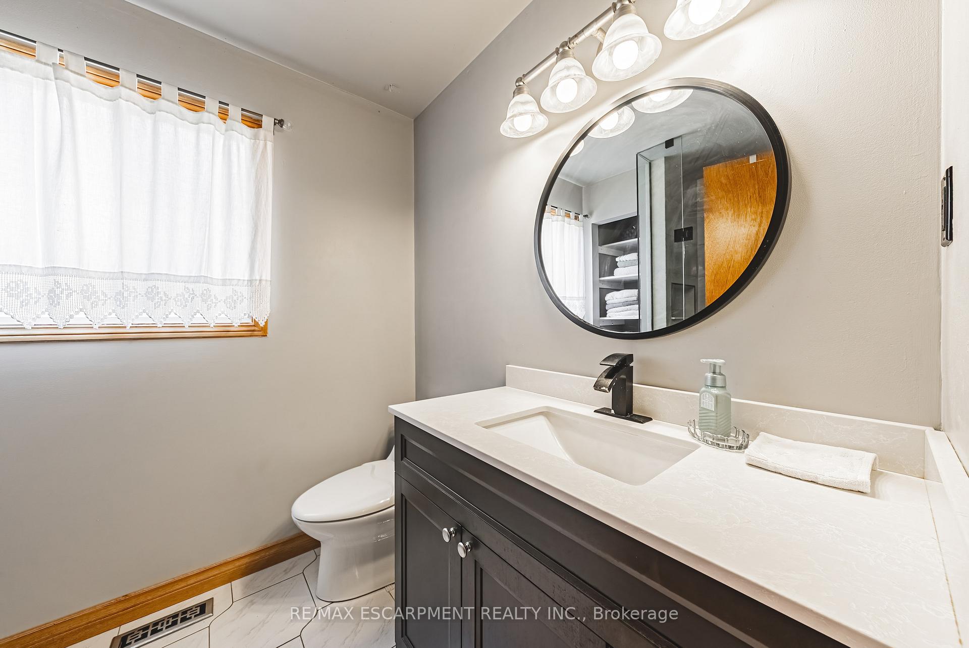 Photo 12 of 19 Glenhaven Court, Hamilton, Gilkson — HOMEH