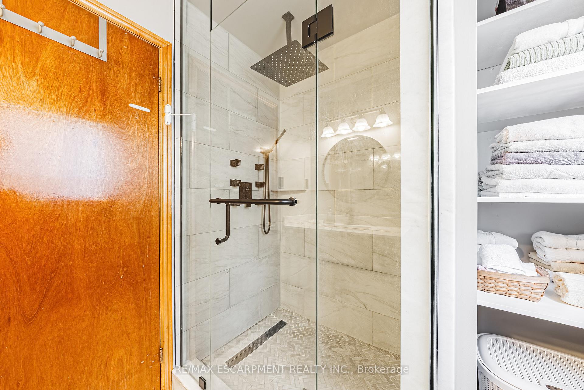 Photo 13 of 19 Glenhaven Court, Hamilton, Gilkson — HOMEH