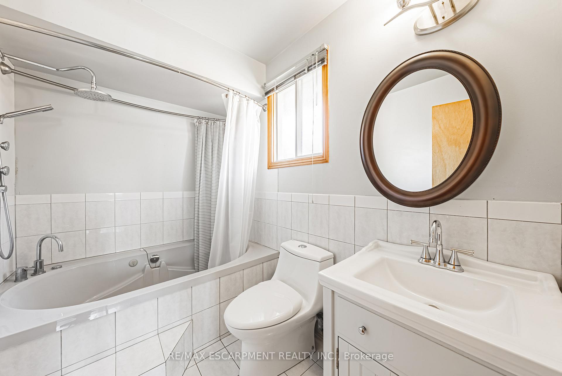 Photo 20 of 19 Glenhaven Court, Hamilton, Gilkson — HOMEH