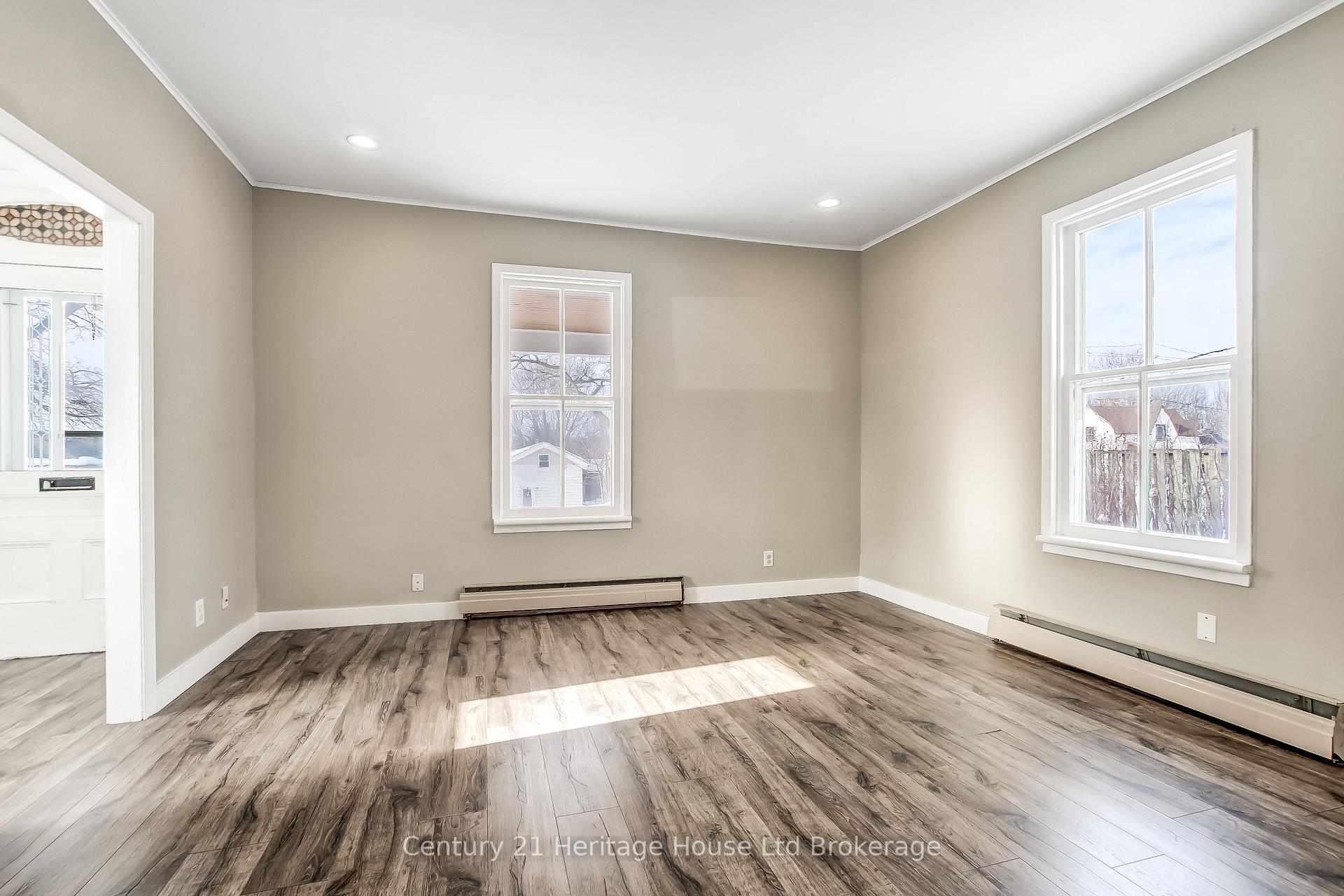 Photo 9 of 152 Charles Street E, Ingersoll, Ingersoll - South — HOMEH
