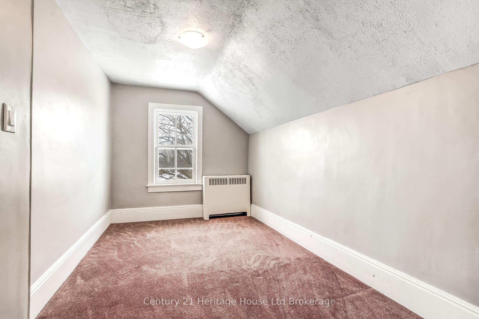 Photo 21 of 152 Charles Street E, Ingersoll, Ingersoll - South — HOMEH