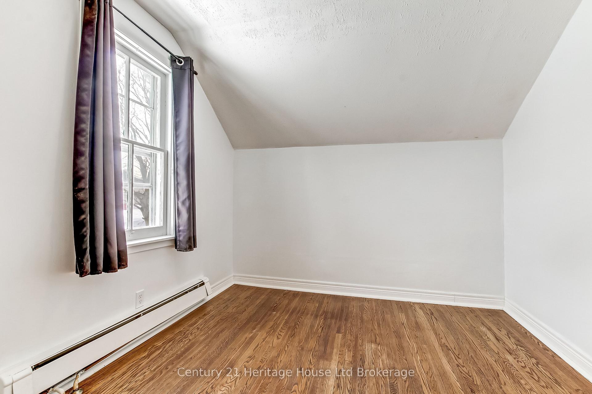 Photo 22 of 152 Charles Street E, Ingersoll, Ingersoll - South — HOMEH